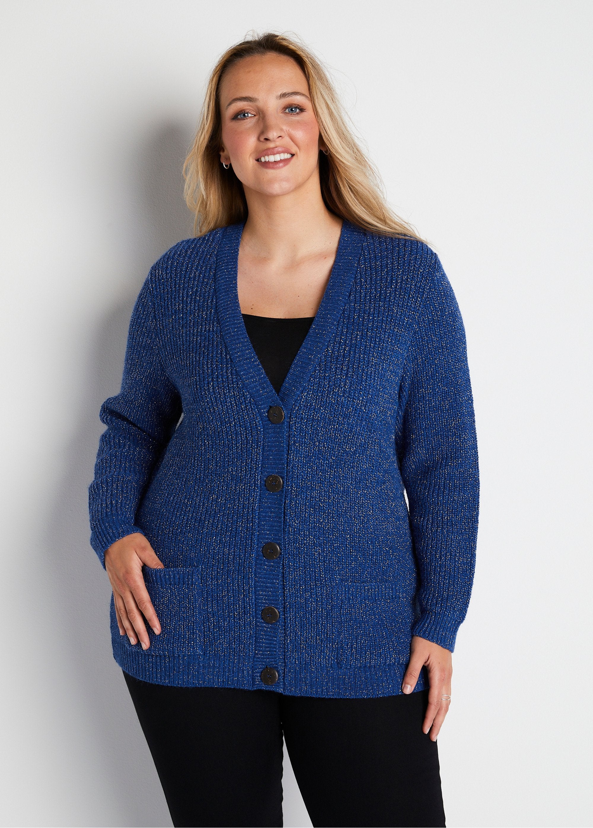 Cardigan_abbottonato_di_media_lunghezza_in_maglia_perlata_con_lana_BLU_FA1_curvy