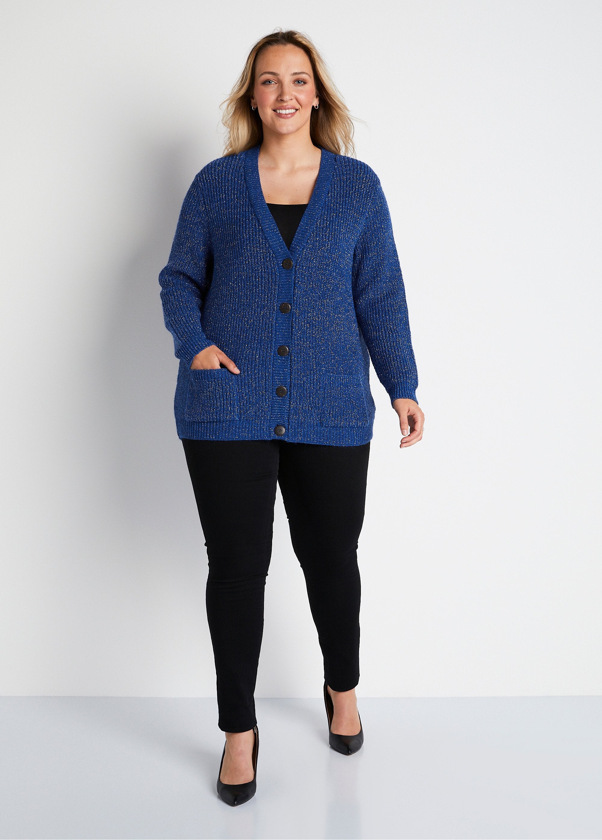 Cardigan_abbottonato_di_media_lunghezza_in_maglia_perlata_con_lana_BLU_SF1_curvy