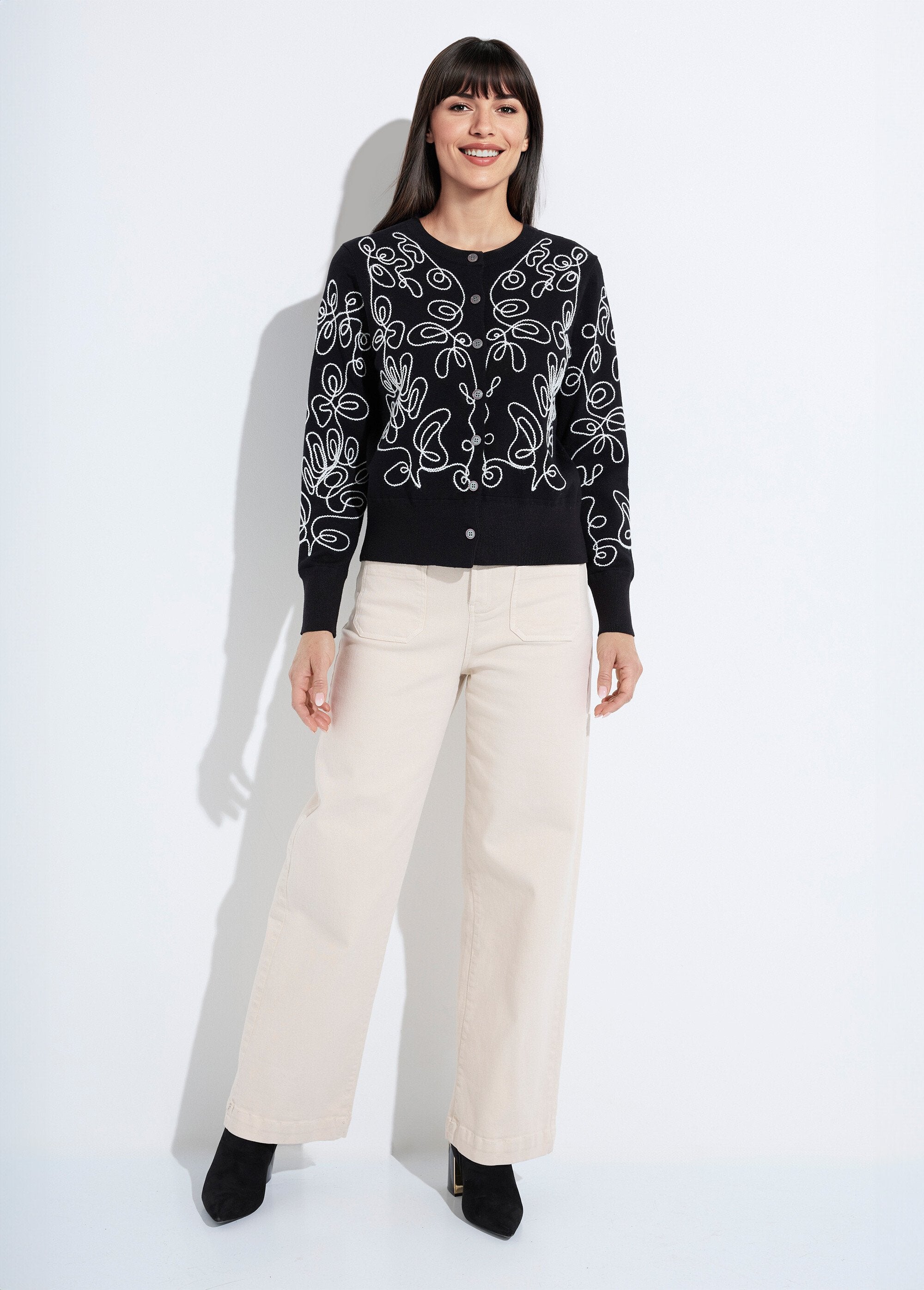Gilet_cardigan_boutonné_court_brodé_Noir_et_ecru_SF1_slim