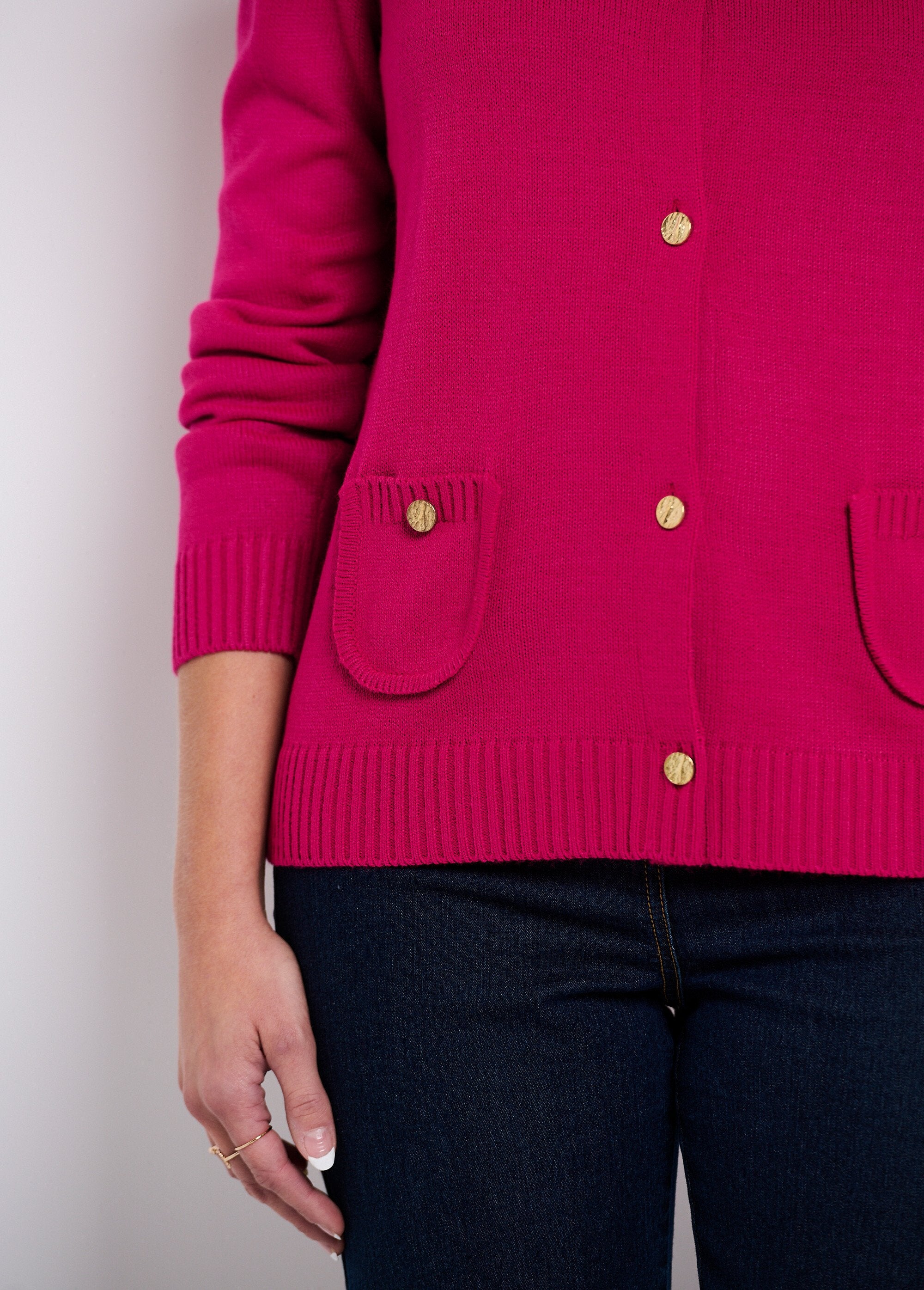 Gilet_cardigan_court_boutonné_Parme_DE2_slim