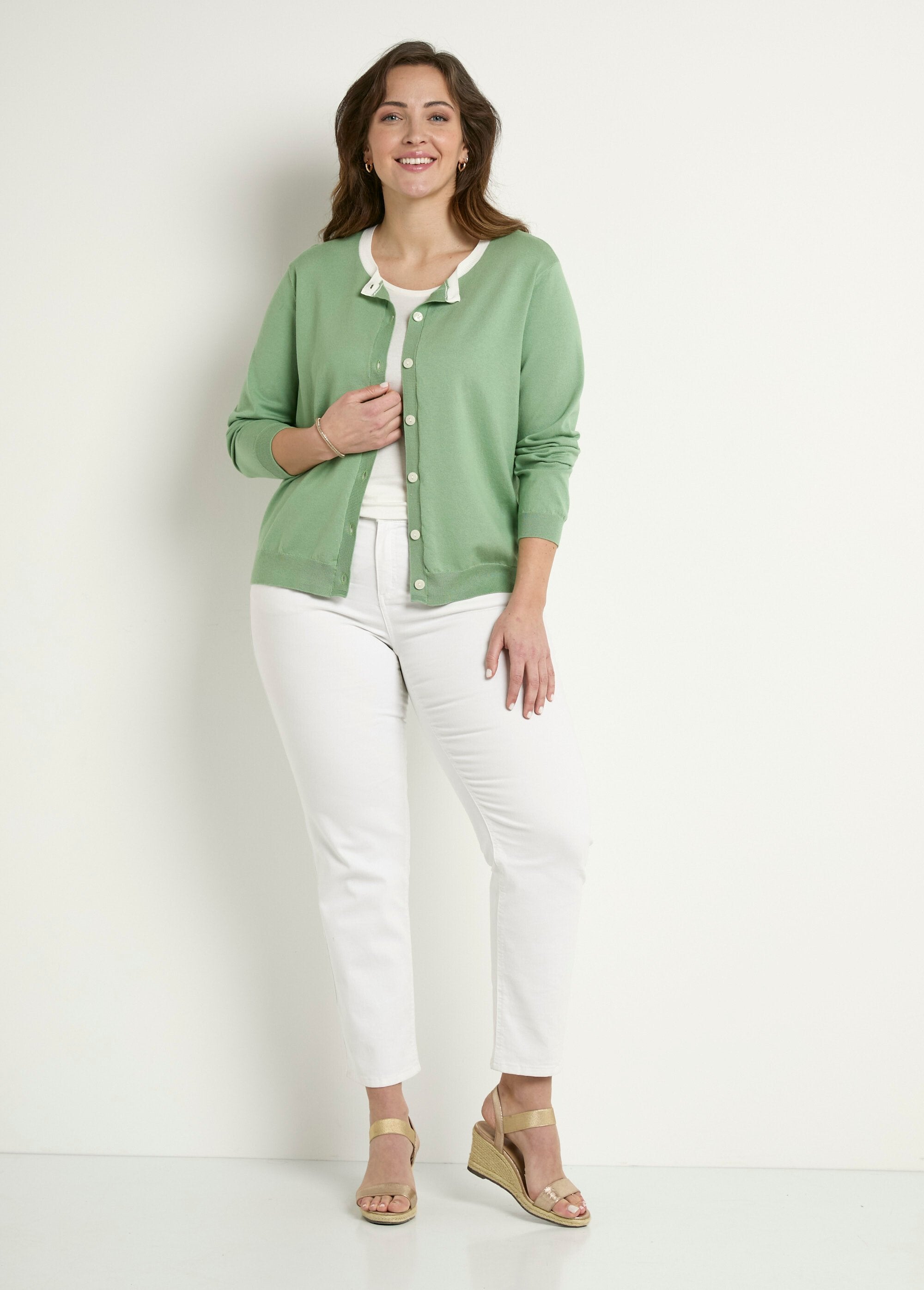 Gilet_cardigan_doux_col_rond_boutonné_Vert_d_eau_SF1_curvy