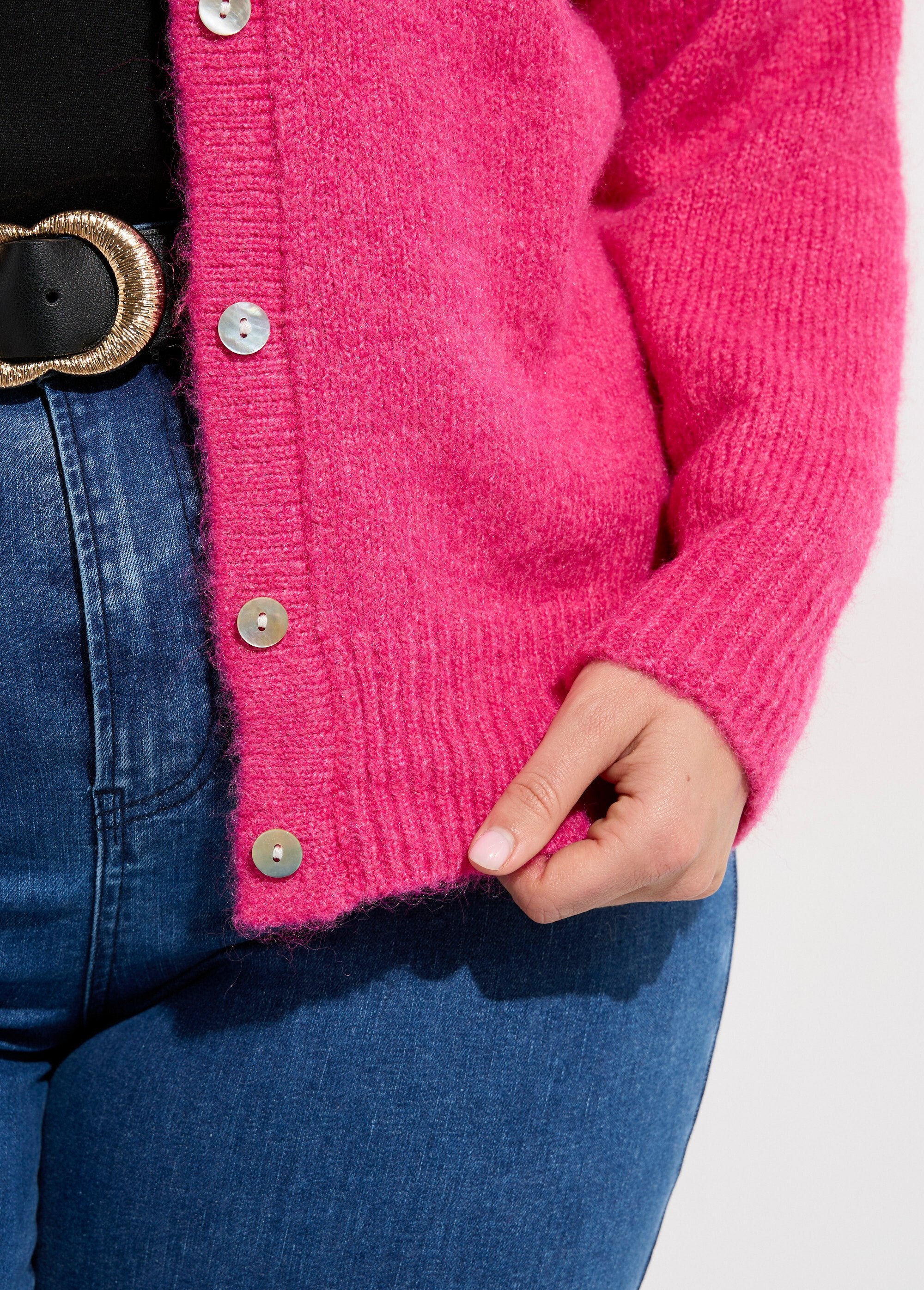 Caldo_cardigan_con_scollo_rotondo,_lavorato_a_maglia_con_lana_Rose_vif_DE2_curvy