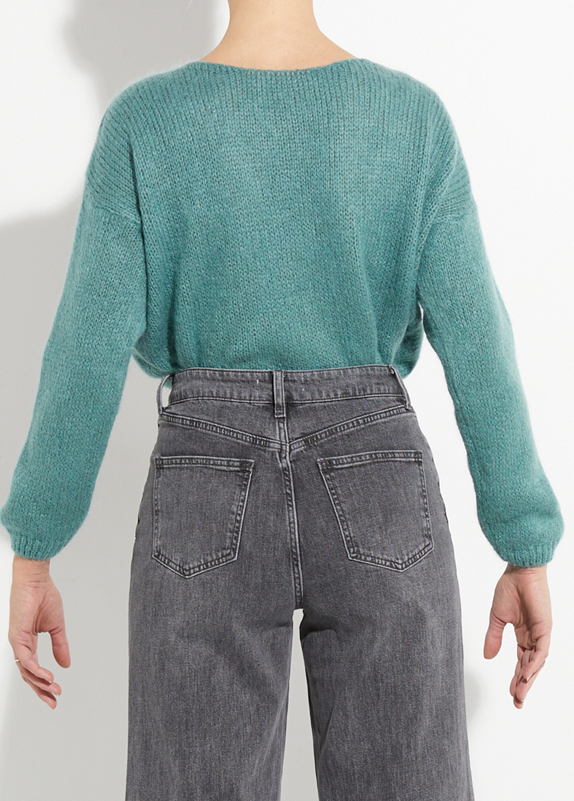 Caldo_cardigan_in_mohair_con_scollo_a_V_Vert_amande_DO1_slim