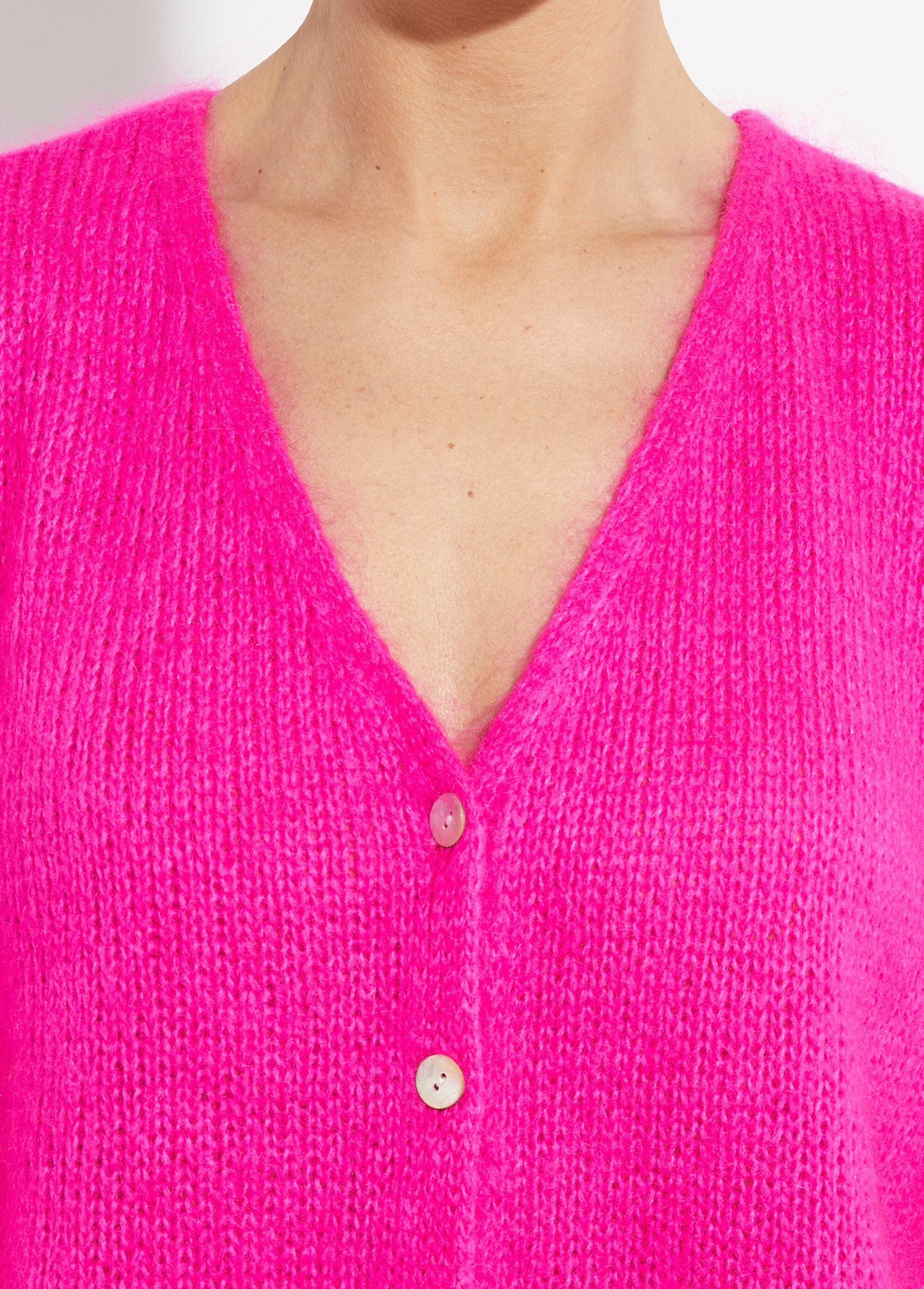 Caldo_cardigan_in_mohair_con_scollo_a_V_Rose_fuchsia_DE2_slim