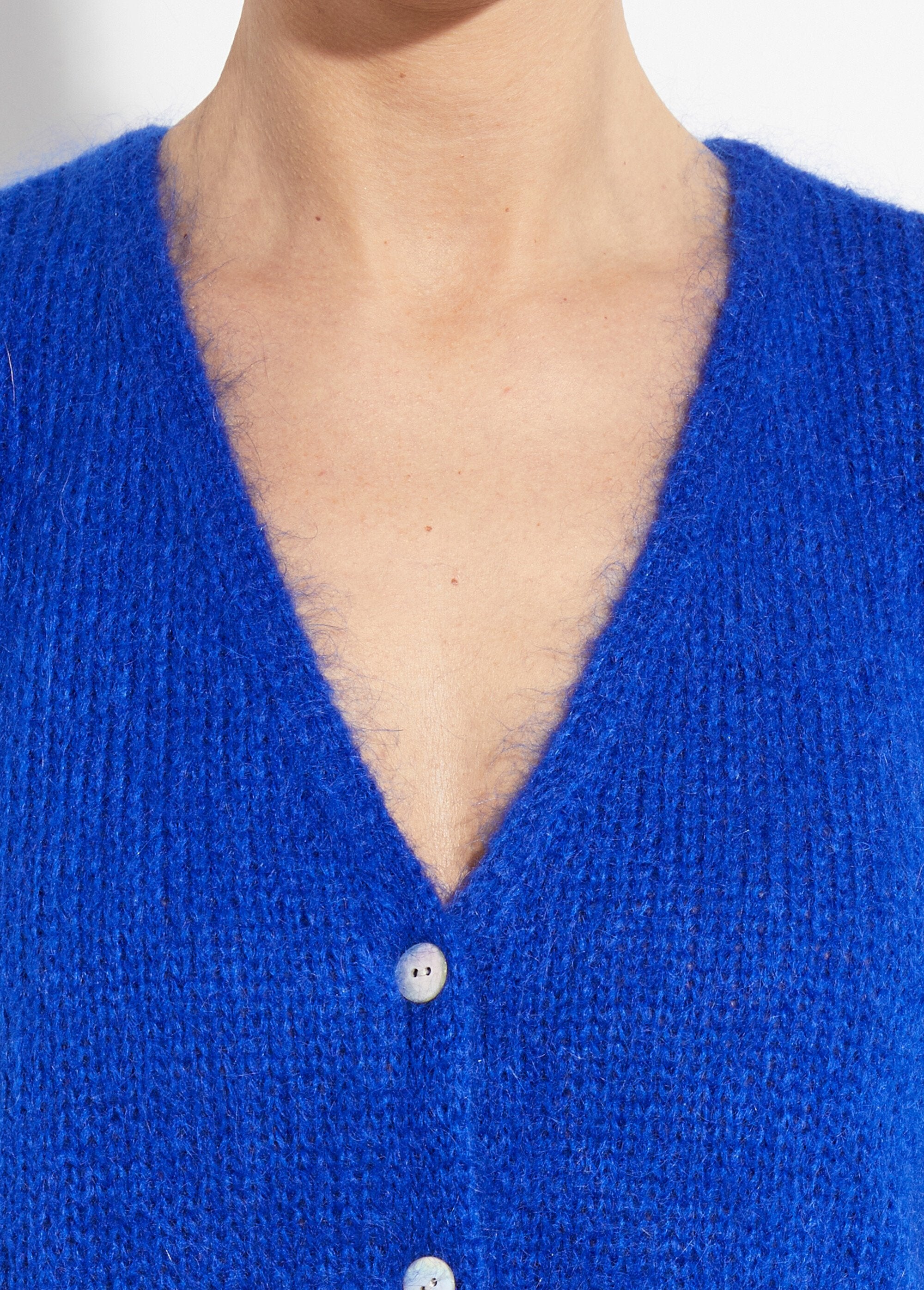 Caldo_cardigan_in_mohair_con_scollo_a_V_Bleu_dur_DE1_slim