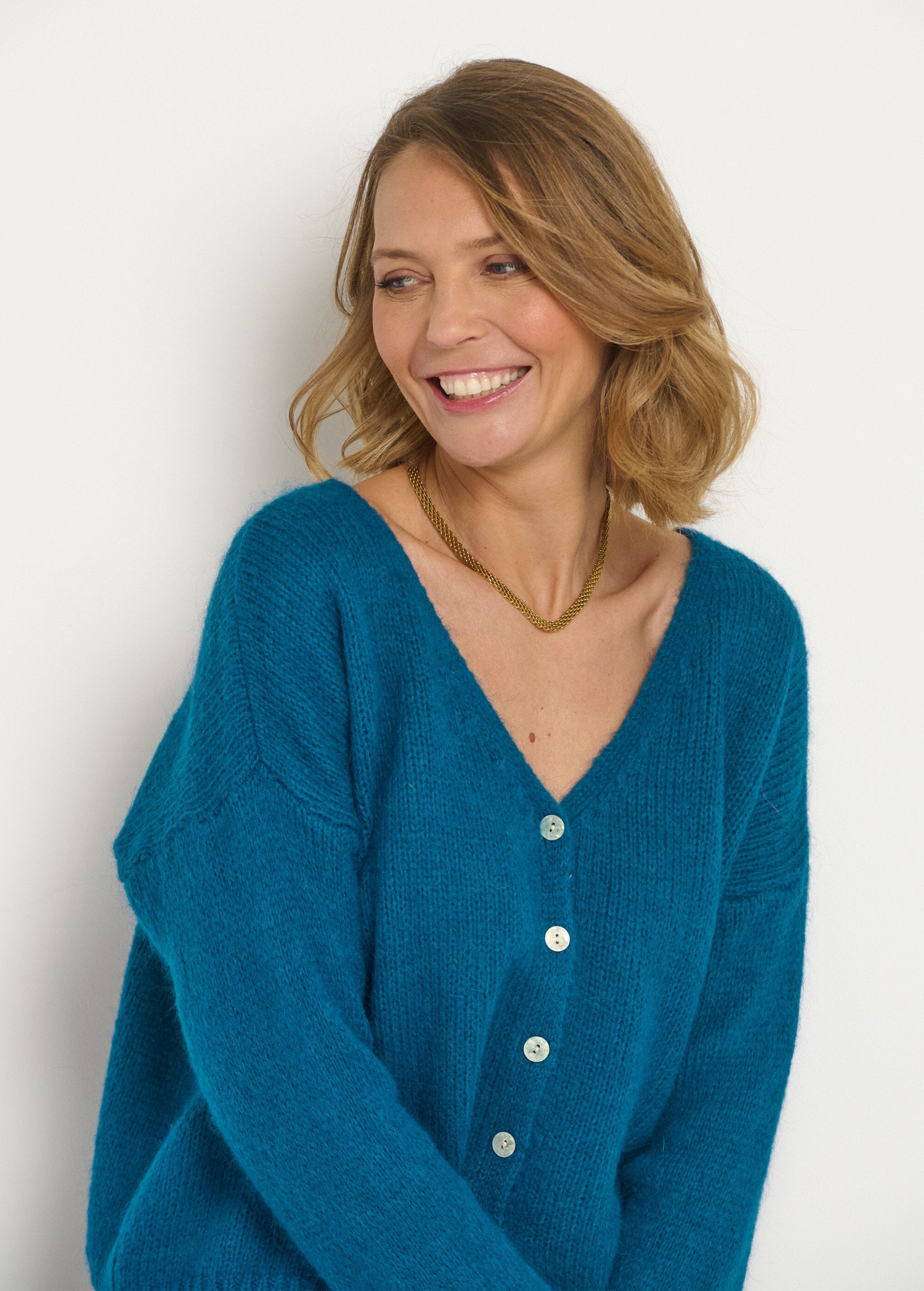 Caldo_cardigan_in_mohair_con_scollo_a_V_Vert_lagon_DE1_slim