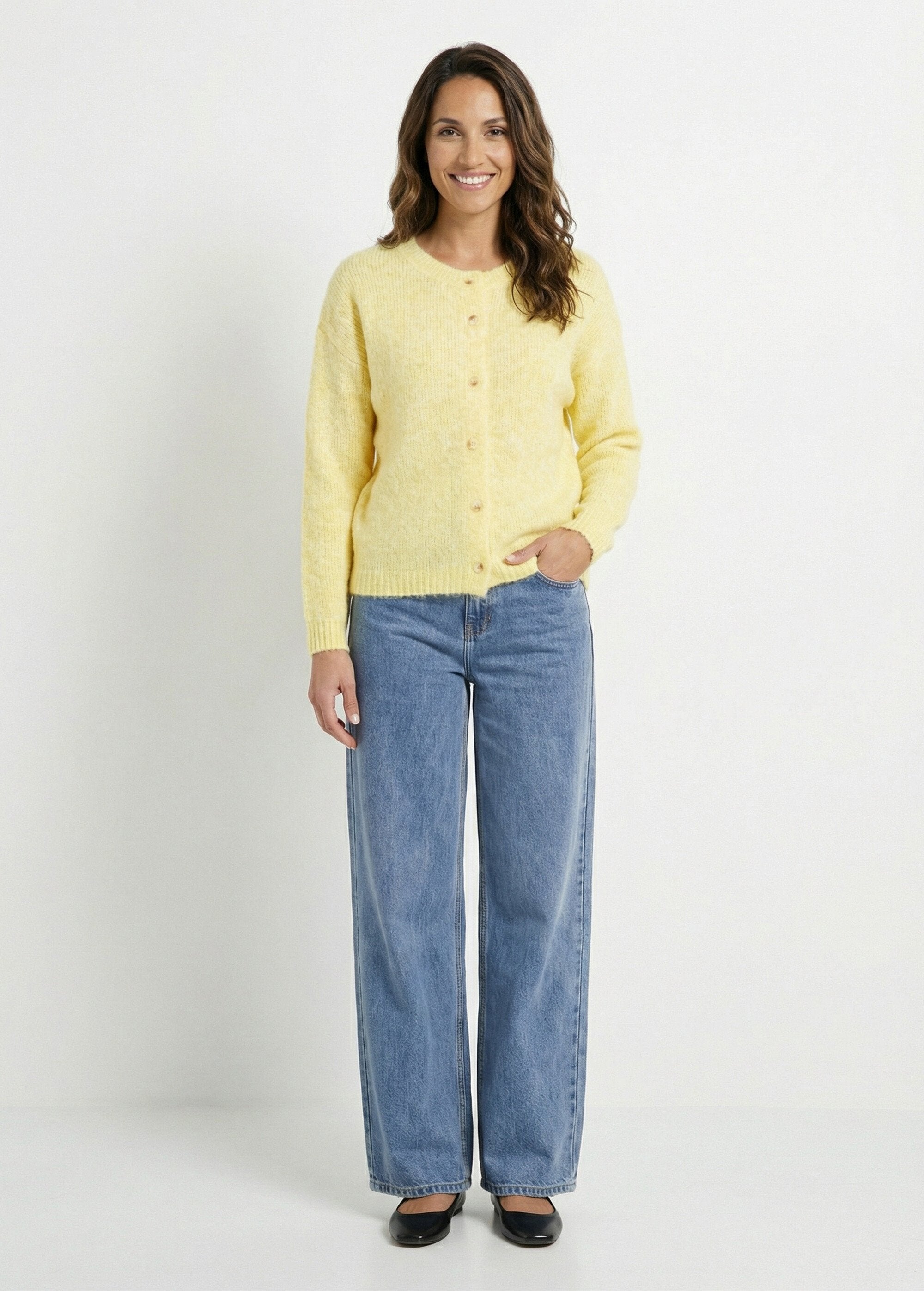 Cardigan_a_maglia_con_scollo_rotondo_in_lana_Jaune_SF1_slim