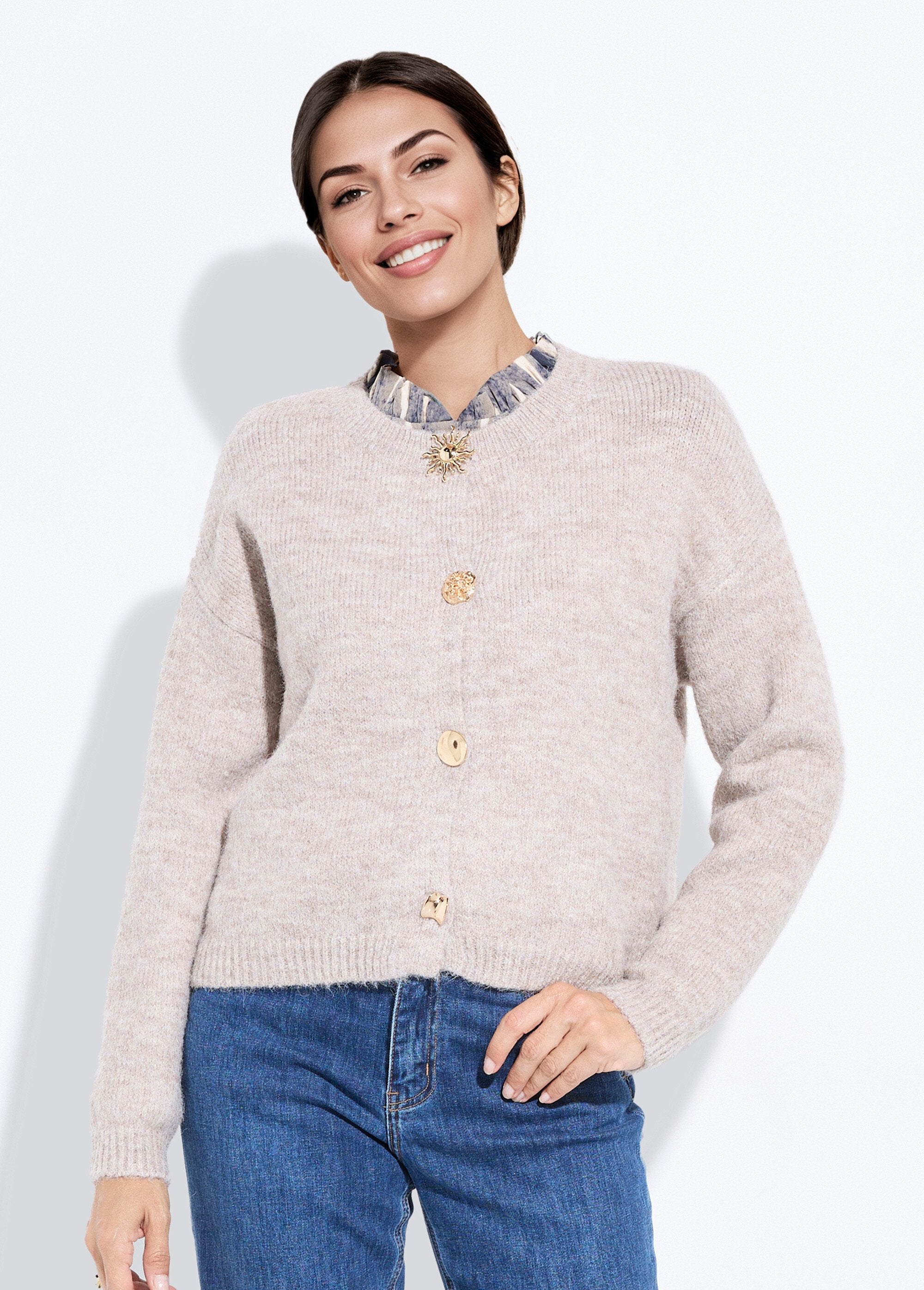 Cardigan_in_lana_con_scollo_rotondo_e_bottoni_gioiello_in_metallo_Beige_FA1_slim