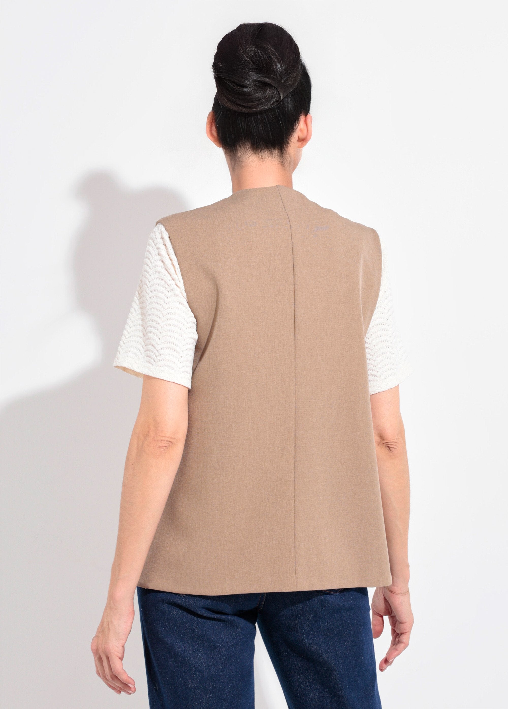 Gilet_da_abito_senza_maniche_con_bottoni_laterali_Beige_DO1_slim