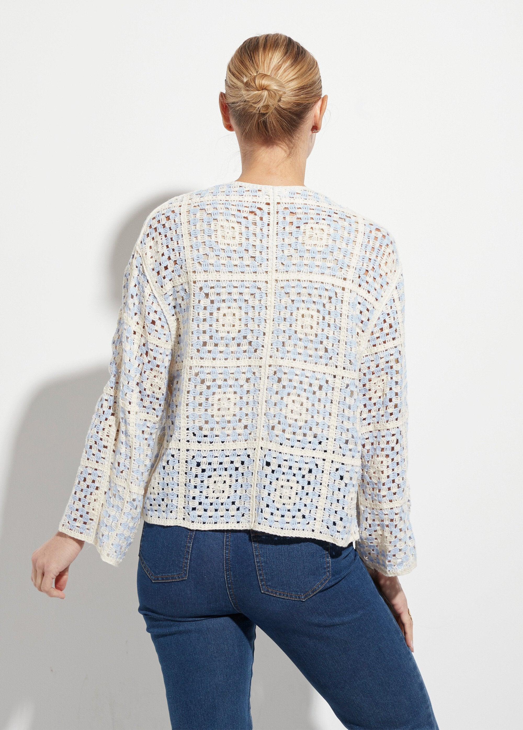 Cardigan_corto_all'uncinetto_Ecru_et_bleu_ciel_DO1_slim