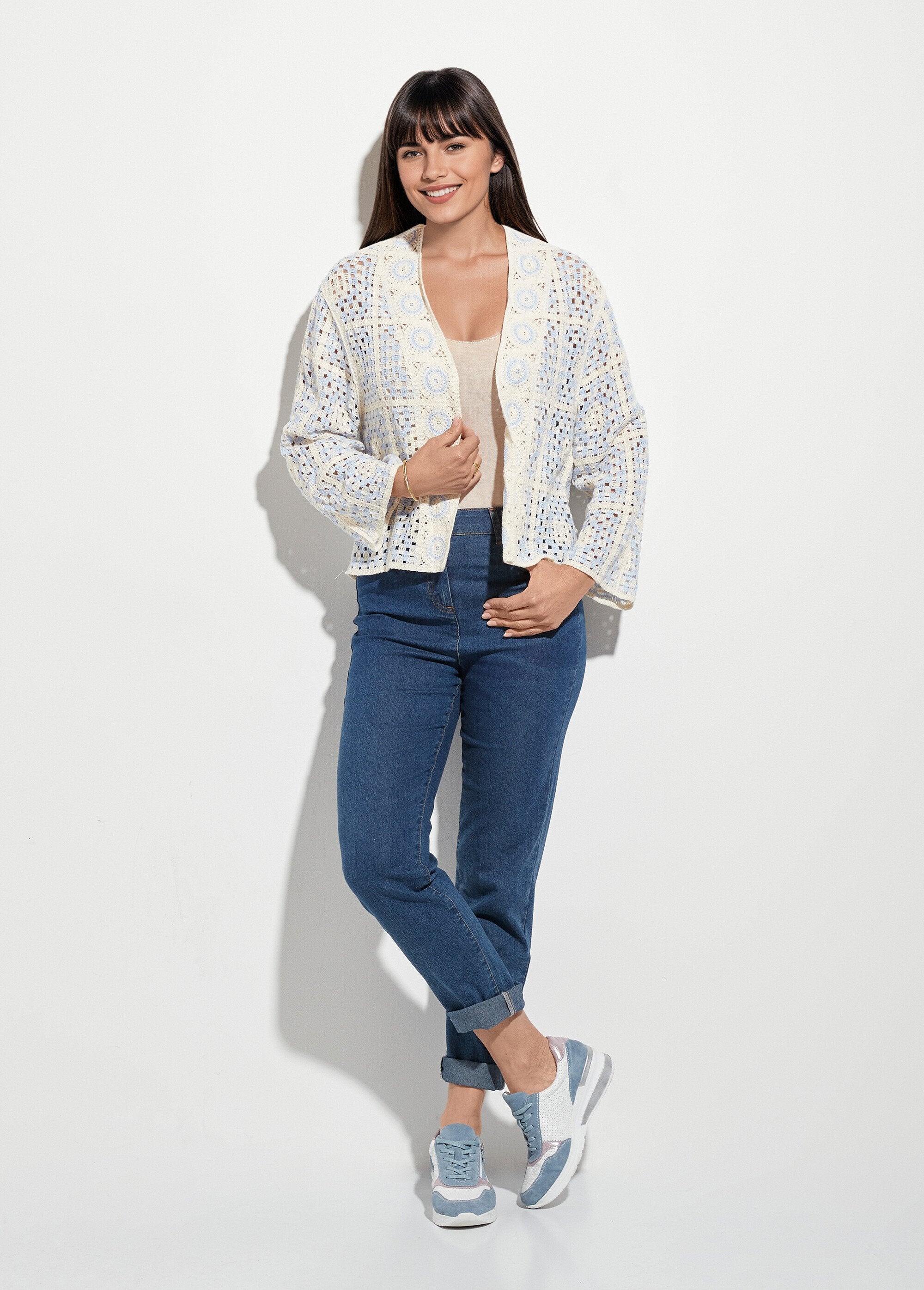Cardigan_corto_all'uncinetto_Ecru_et_bleu_ciel_SF1_slim