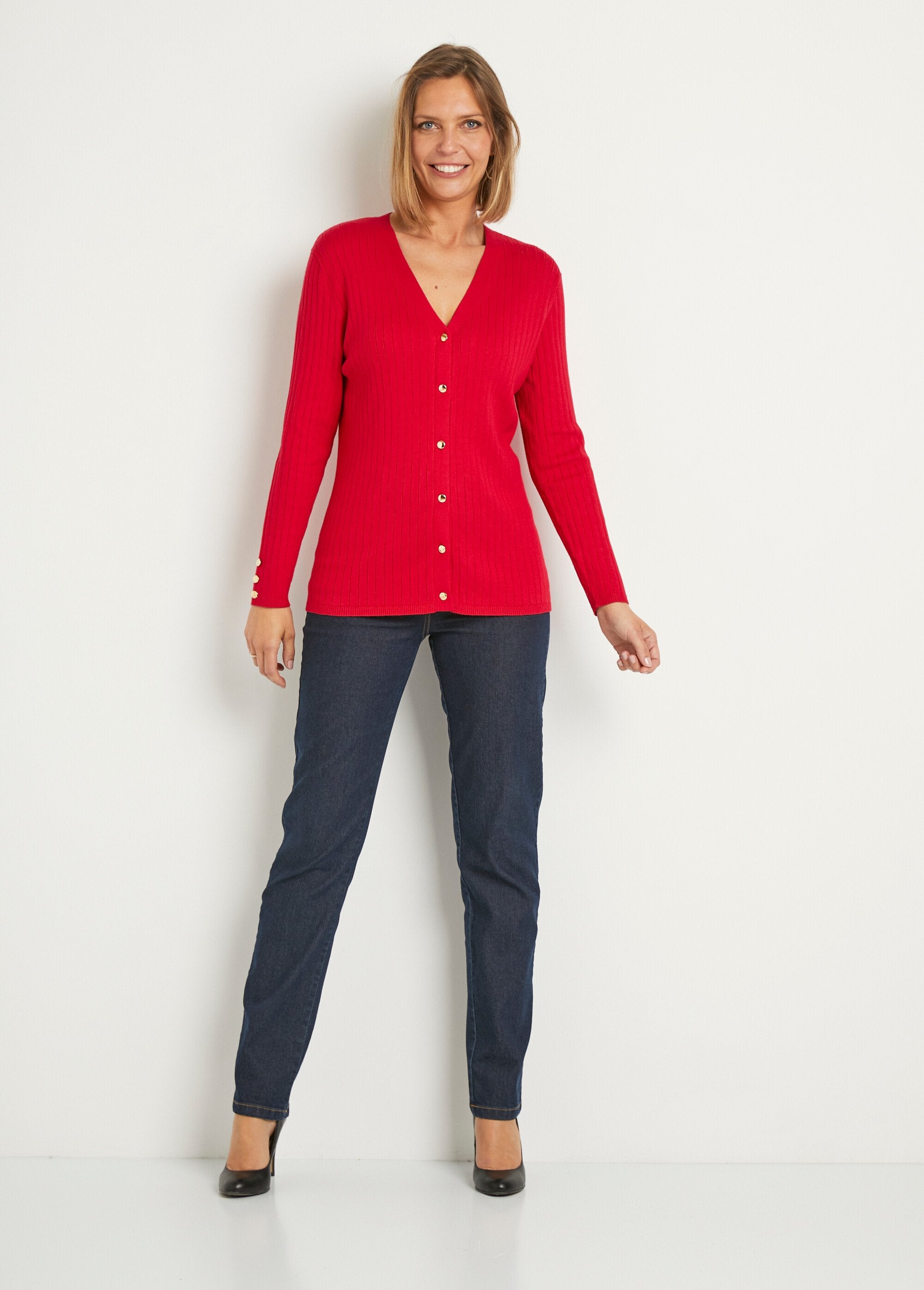 Cardigan_corto_a_coste_con_scollo_a_V_e_bottoni_Rouge_SF1_slim