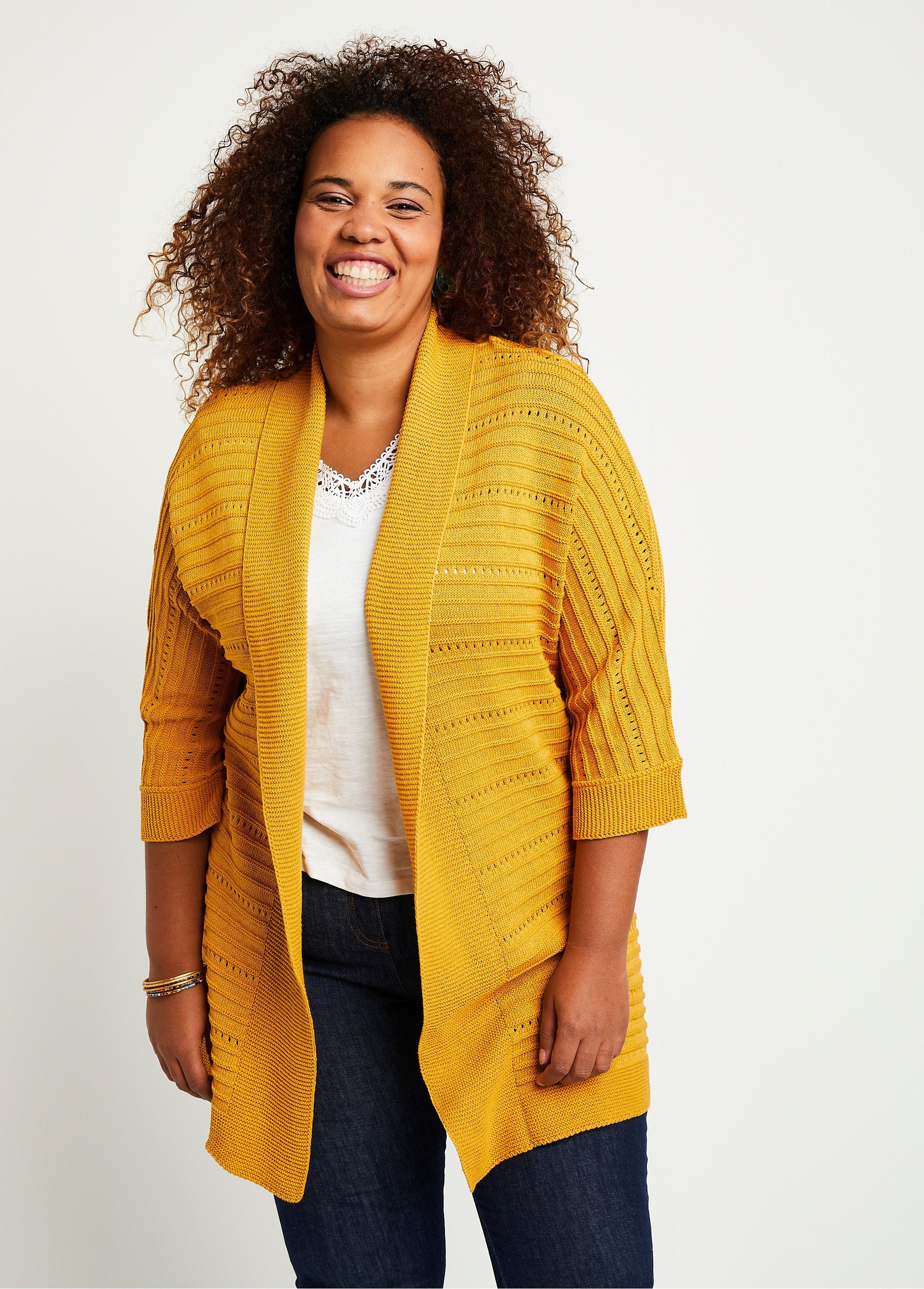 Cardigan_lungo_traforato,_vestibilità_comfort_Miele_FA1_curvy