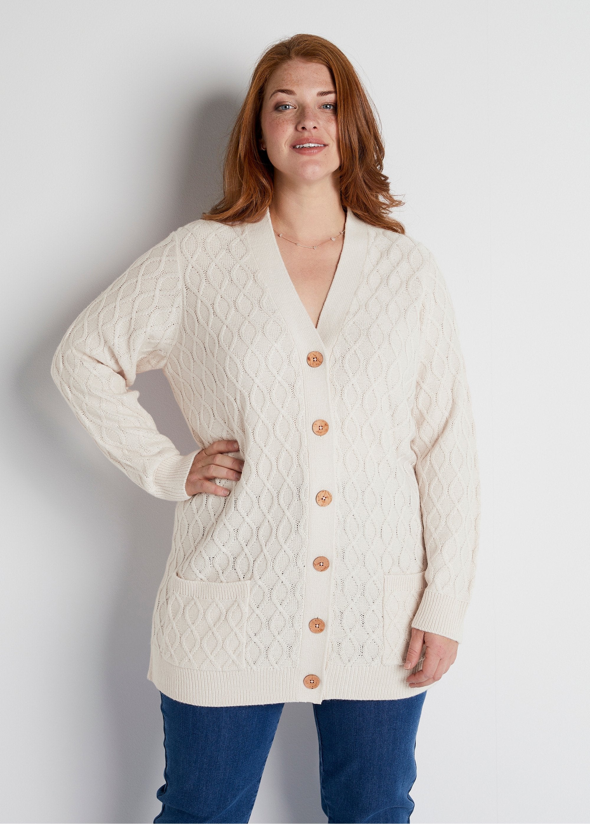 Cardigan_lungo_con_scollo_a_V_e_bottoni_Ecru_FA1_curvy