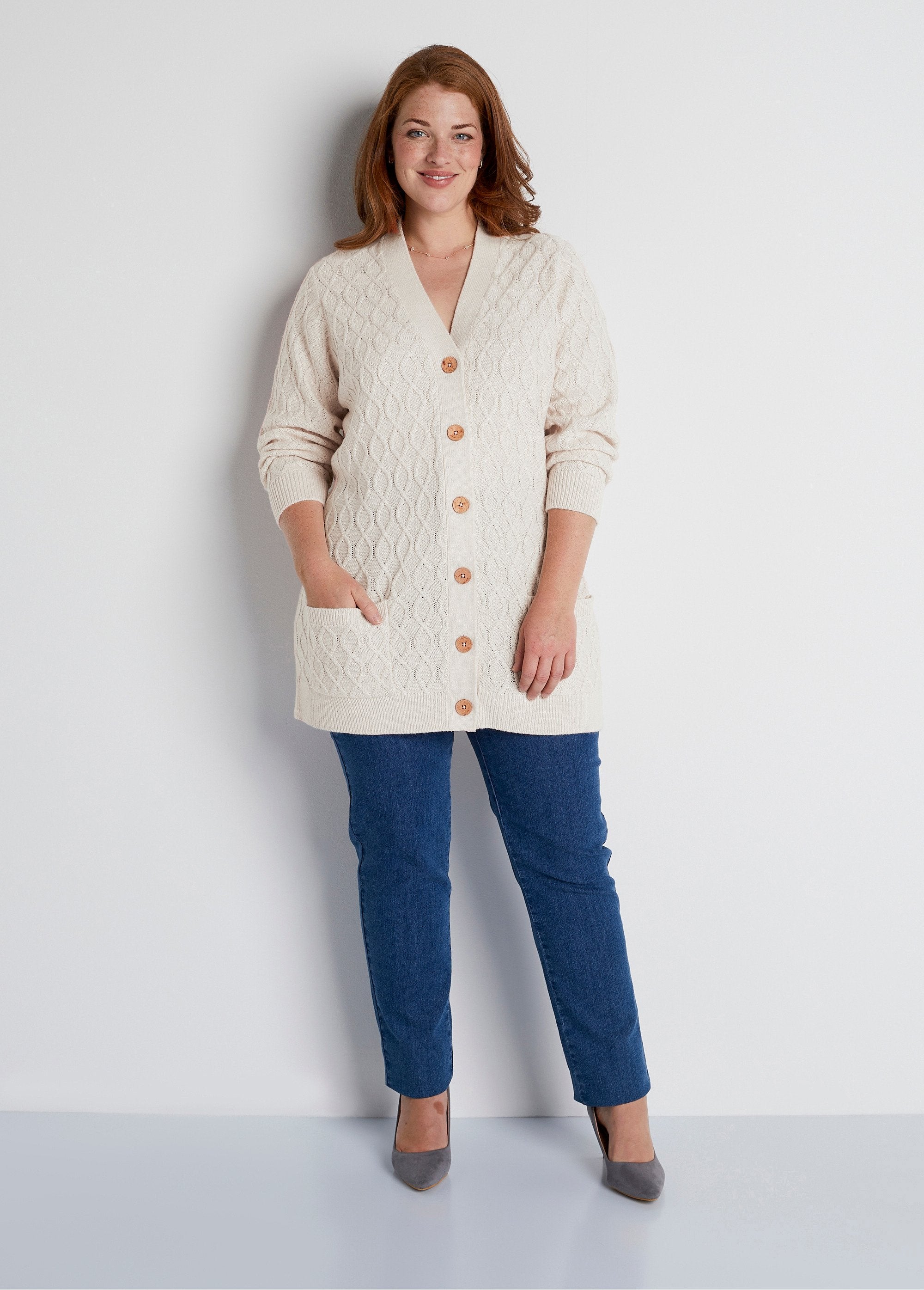 Cardigan_lungo_con_scollo_a_V_e_bottoni_Ecru_SF1_curvy