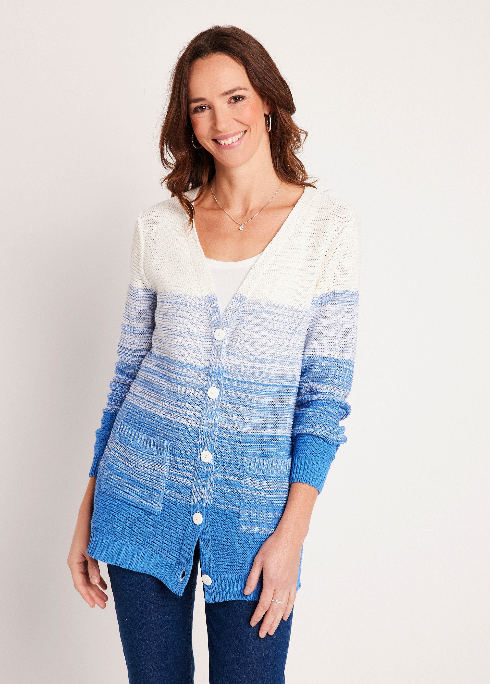 Cardigan_lungo_in_cotone_con_scollo_a_V_e_bottoni_Bianco_e_blu_FA1_slim