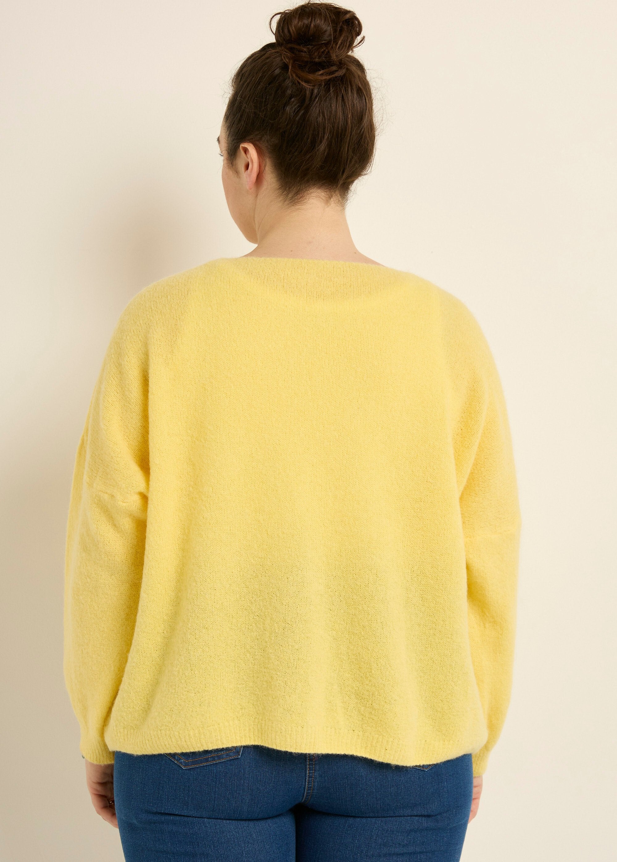 Cardigan_lavorato_a_maglia_con_alpaca,_scollo_a_V_Jaune_pale_DO1_curvy