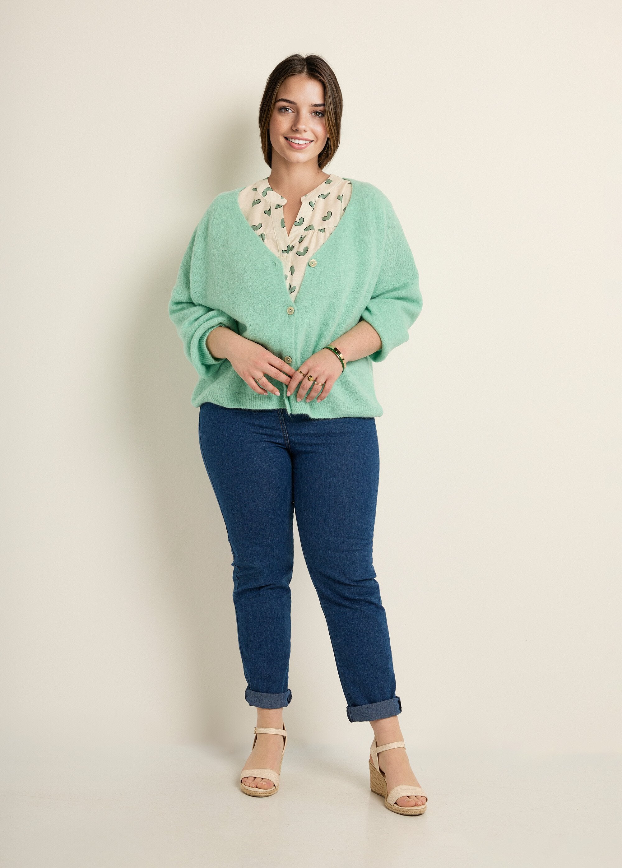 Cardigan_lavorato_a_maglia_con_alpaca,_scollo_a_V_Vert_d_eau_SF1_curvy