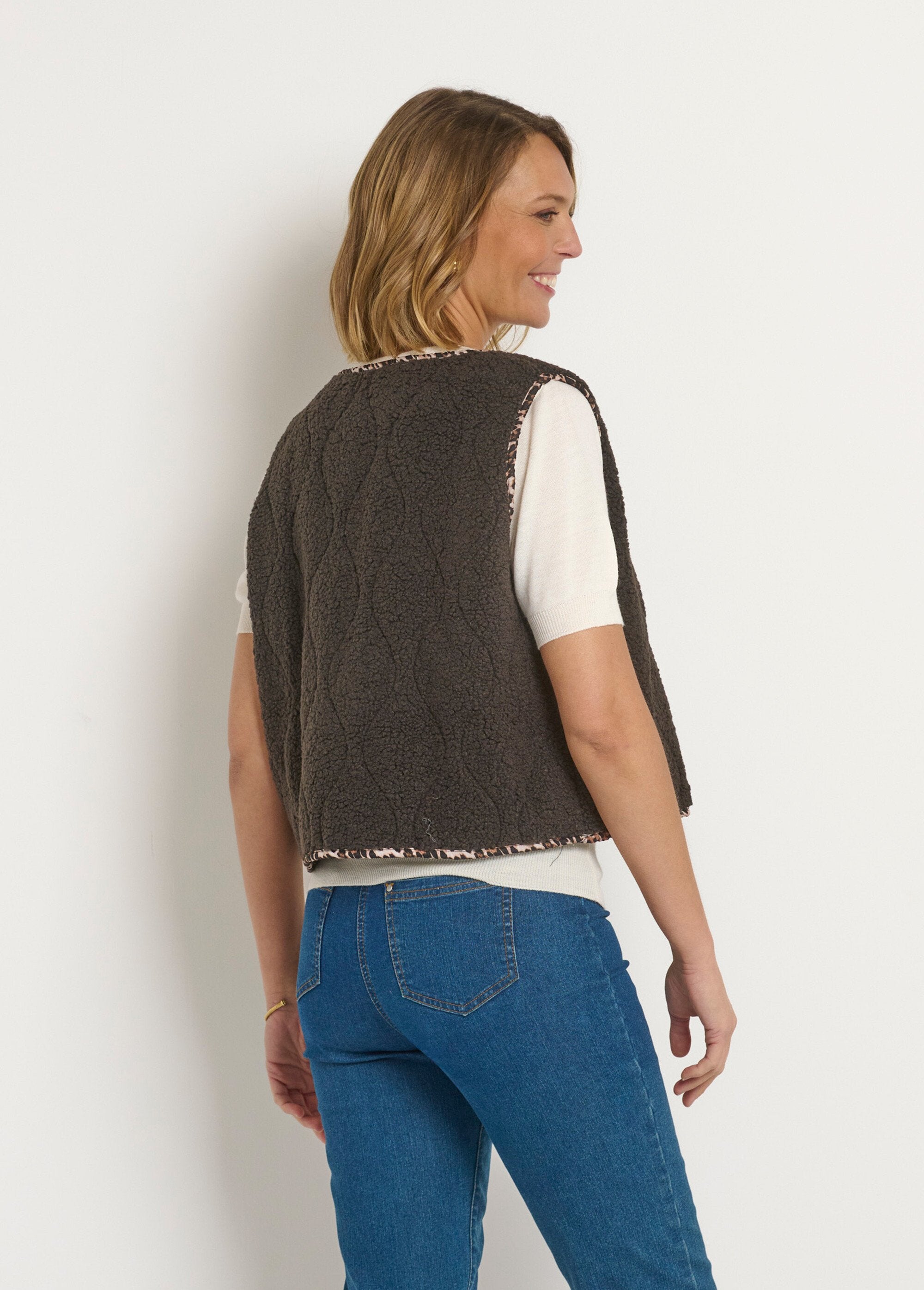 Cardigan_senza_maniche_abbottonato_in_pile_Marron_DO1_slim