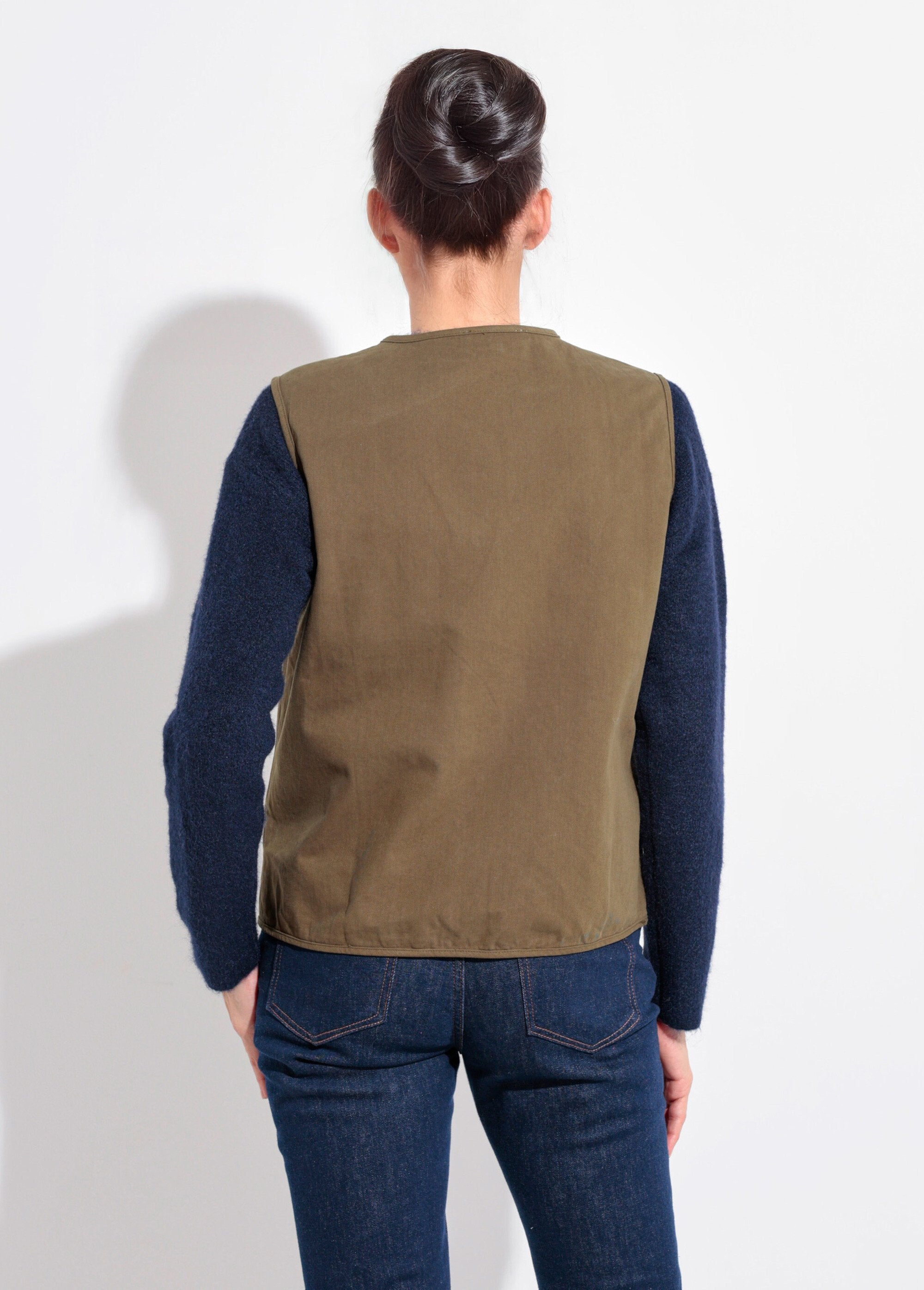 Cardigan_senza_maniche_con_scollo_rotondo_in_twill_Kaki_DO1_slim