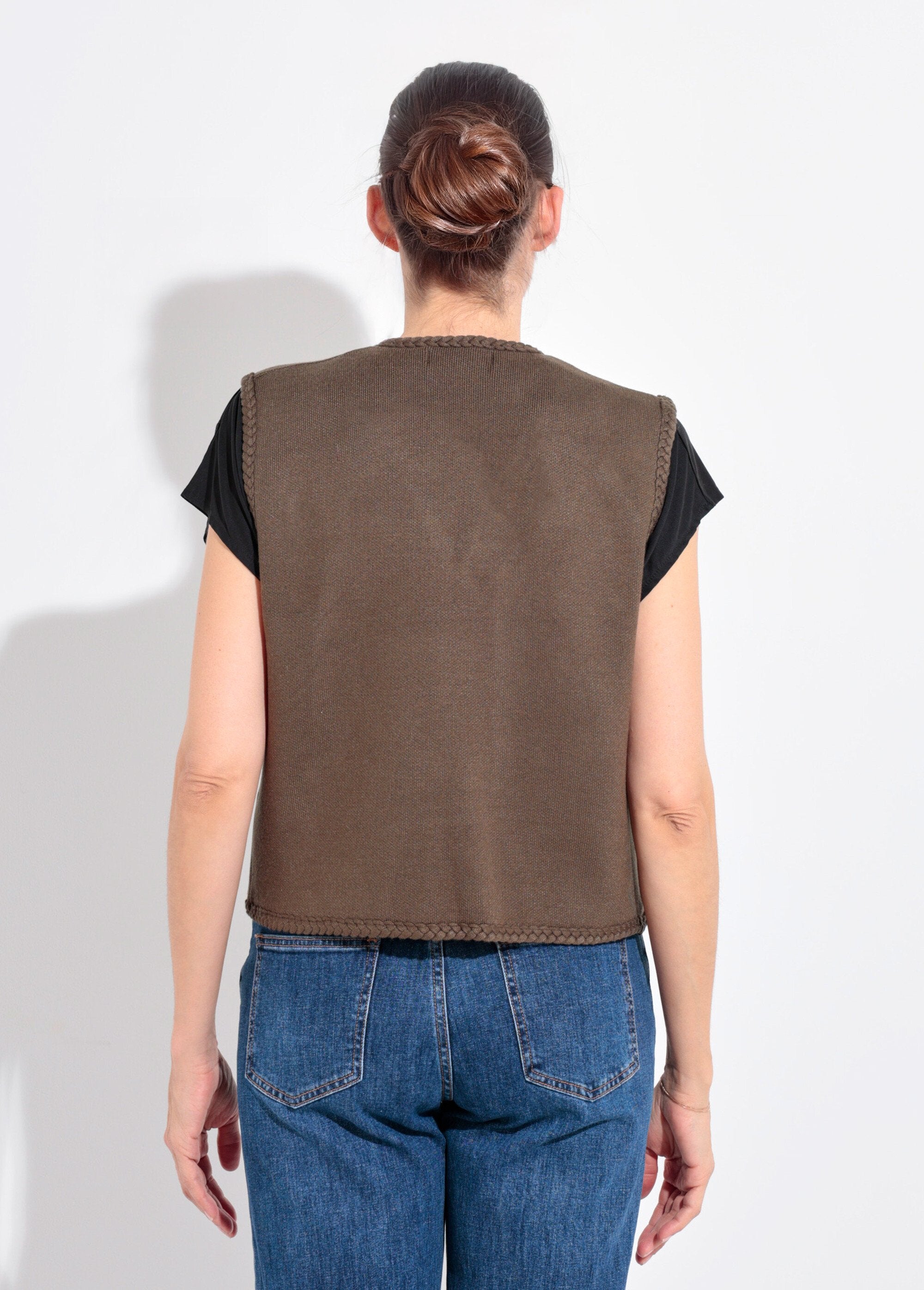 Cardigan_spesso_senza_maniche_con_dettagli_a_treccia_Kaki_DO1_slim