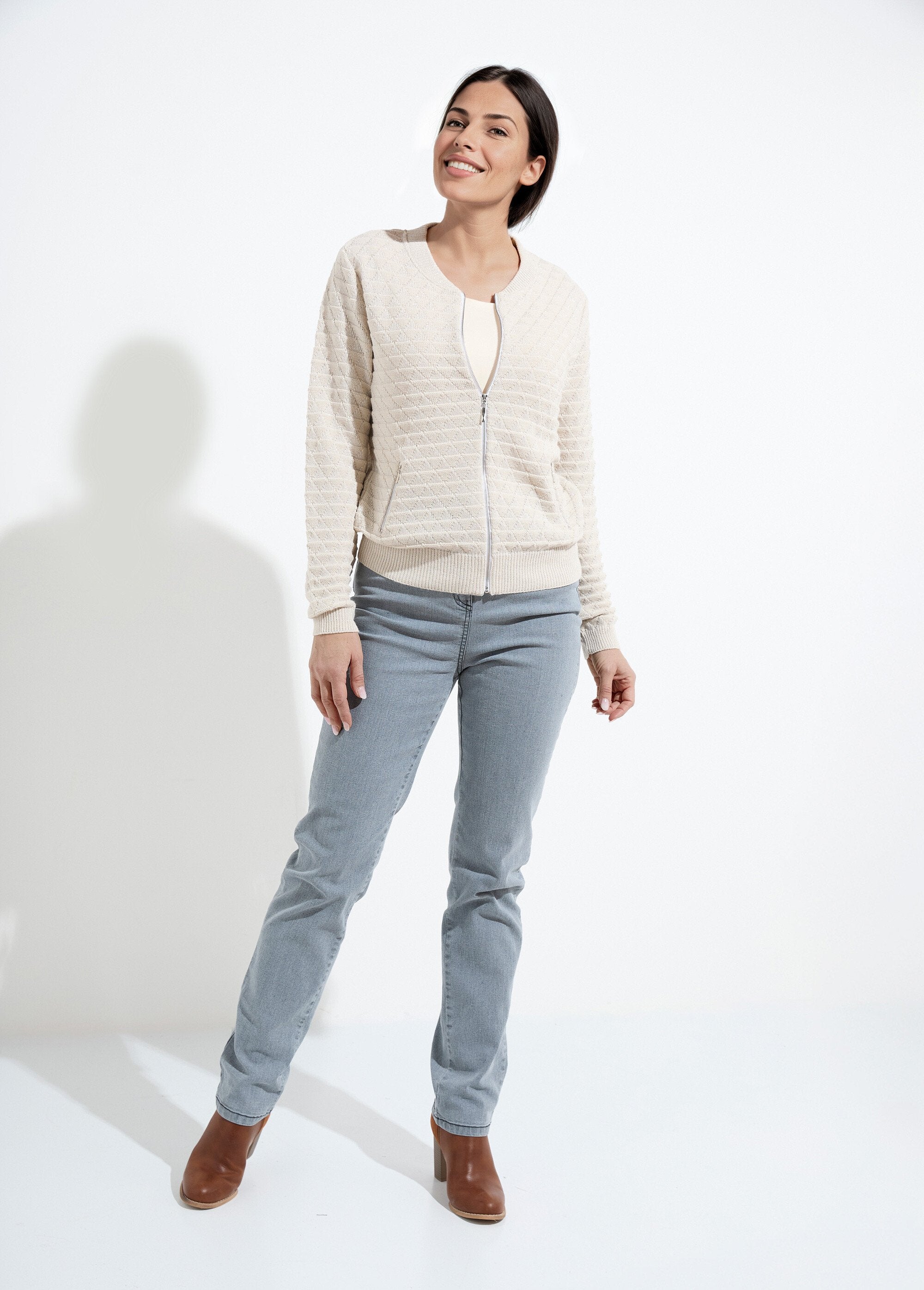 Cardigan_con_zip_stile_bomber_in_maglia_lucida_Beige_SF1_slim