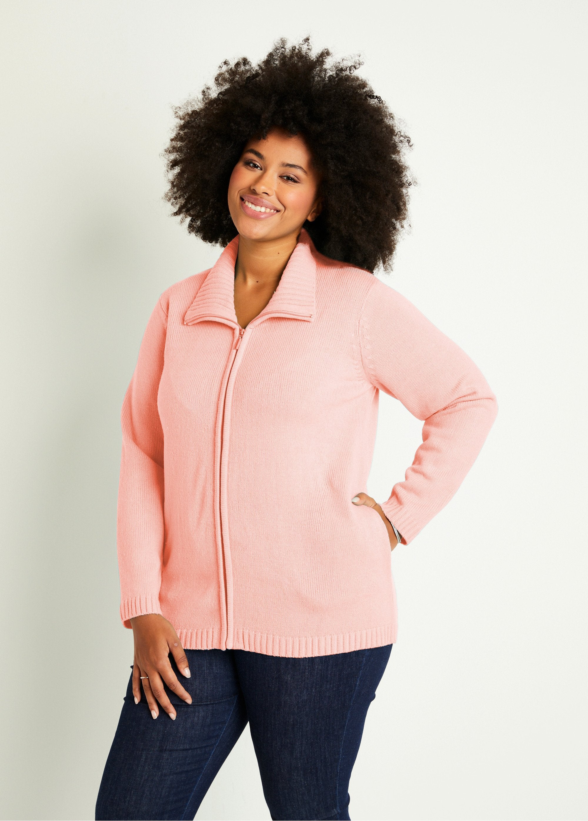 Cardigan_a_tinta_unita_con_zip_lunga_ROSA_FA1_curvy