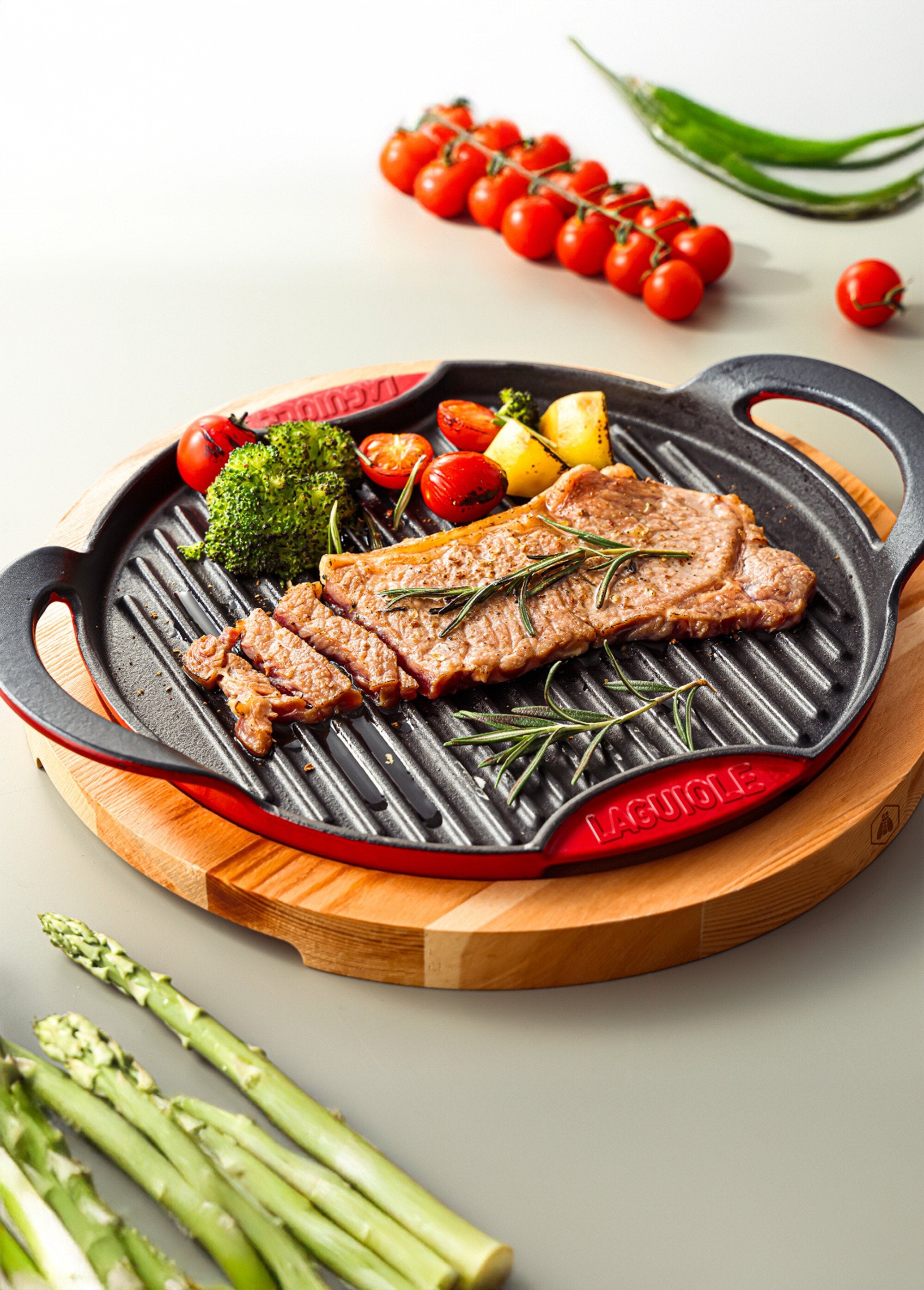 Griglia_rotonda_in_ghisa_da_28_cm_+_supporto_in_legno_Noir_et_rouge_SF1_slim