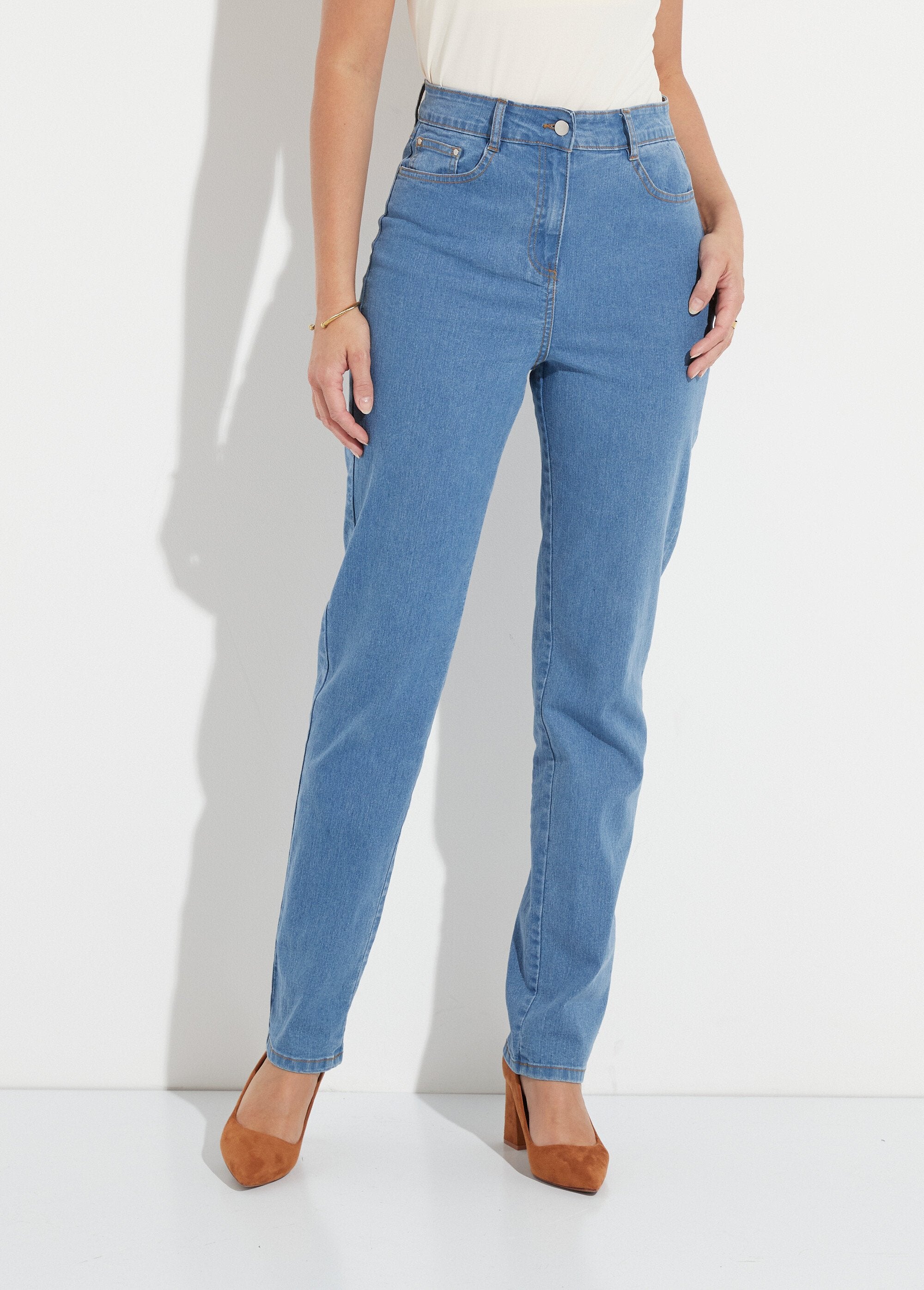 Jeans_5_tasche_in_cotone_elasticizzato_con_cintura_in_vita_Bleach_FA1_slim