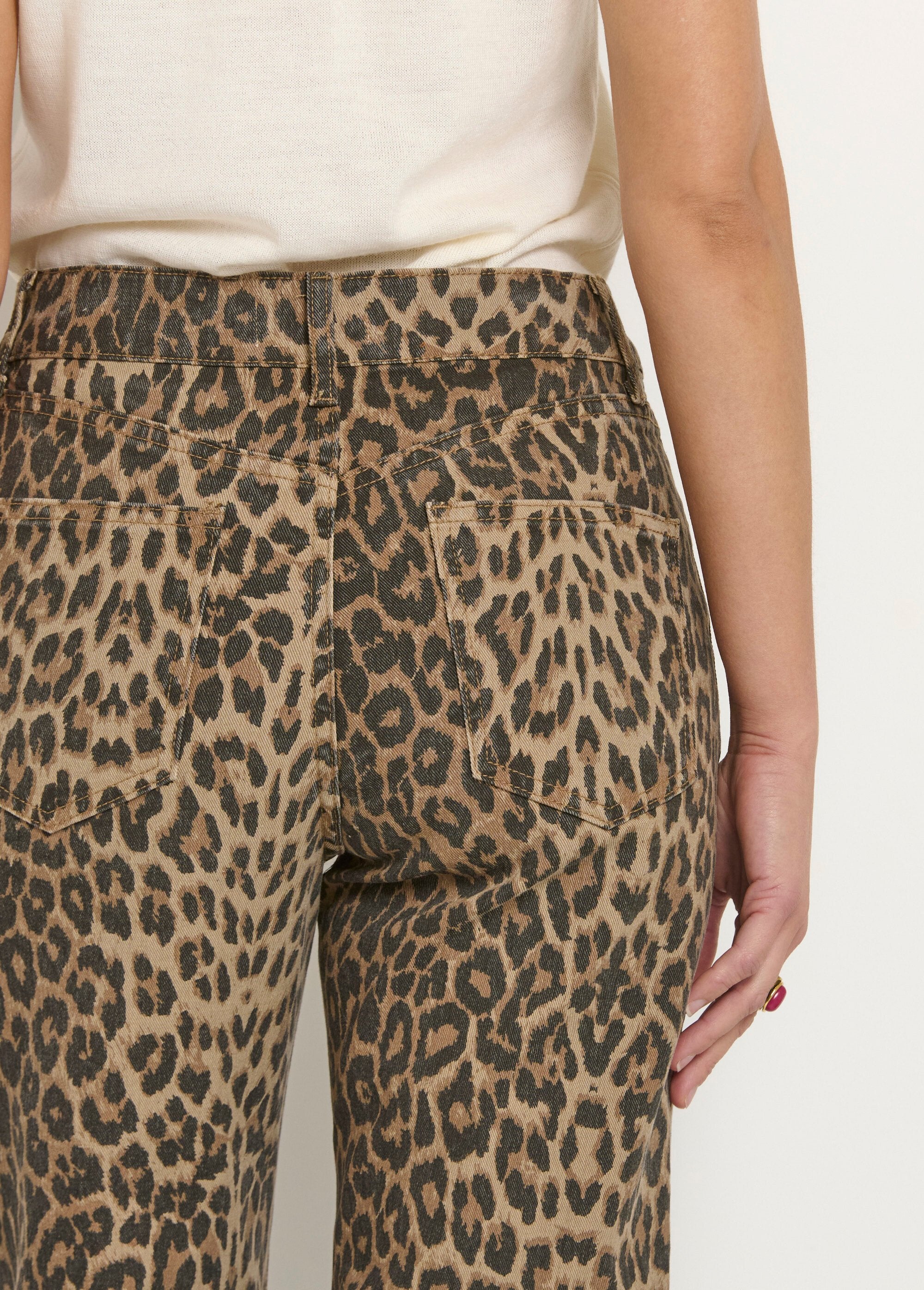 Jeans_5_tasche_a_gamba_dritta_con_stampa_leopardo_Leopard_DE2_slim