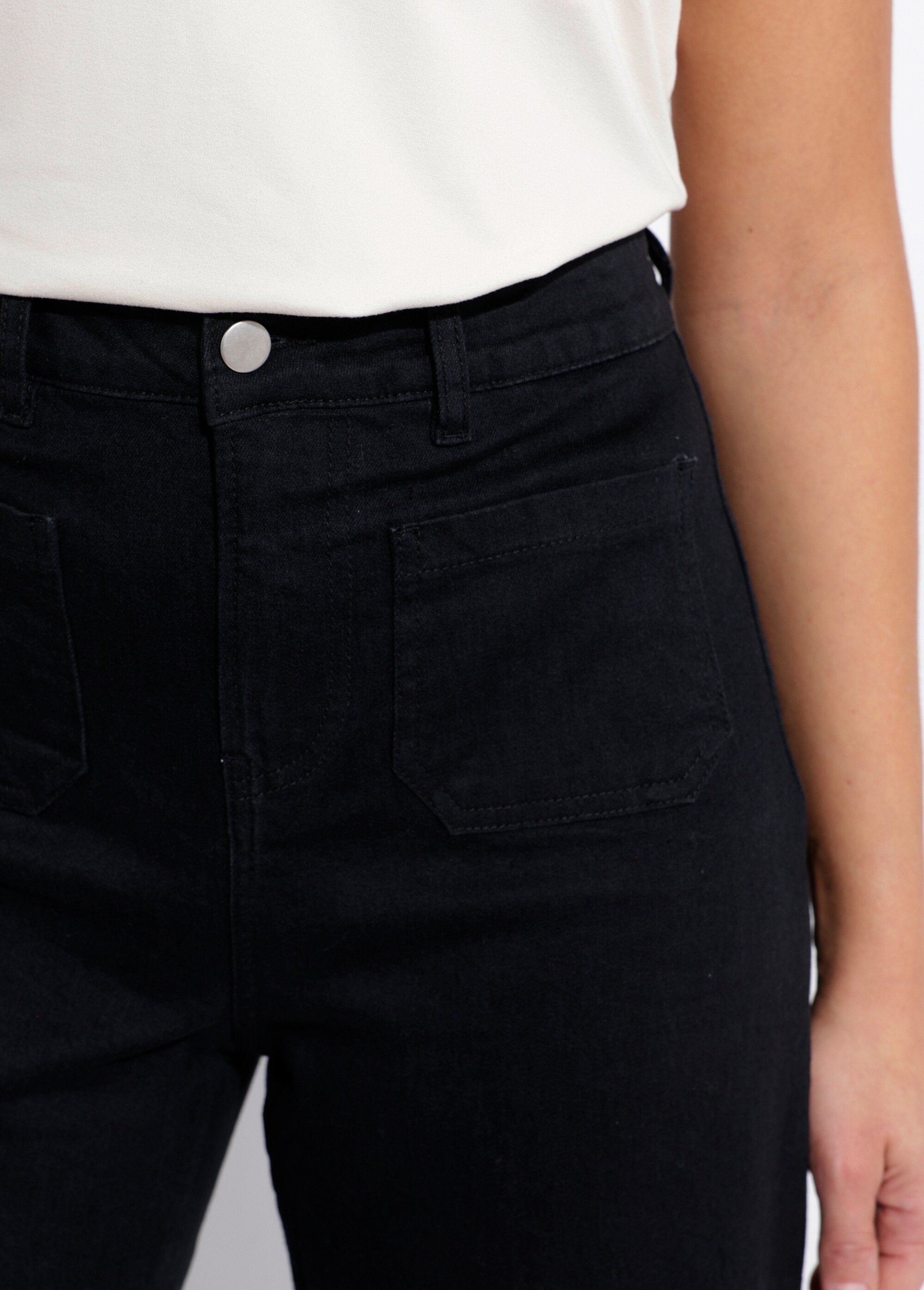 Jeans_larghi_7/8_in_denim_elasticizzato_con_4_tasche_Noir_DE1_slim