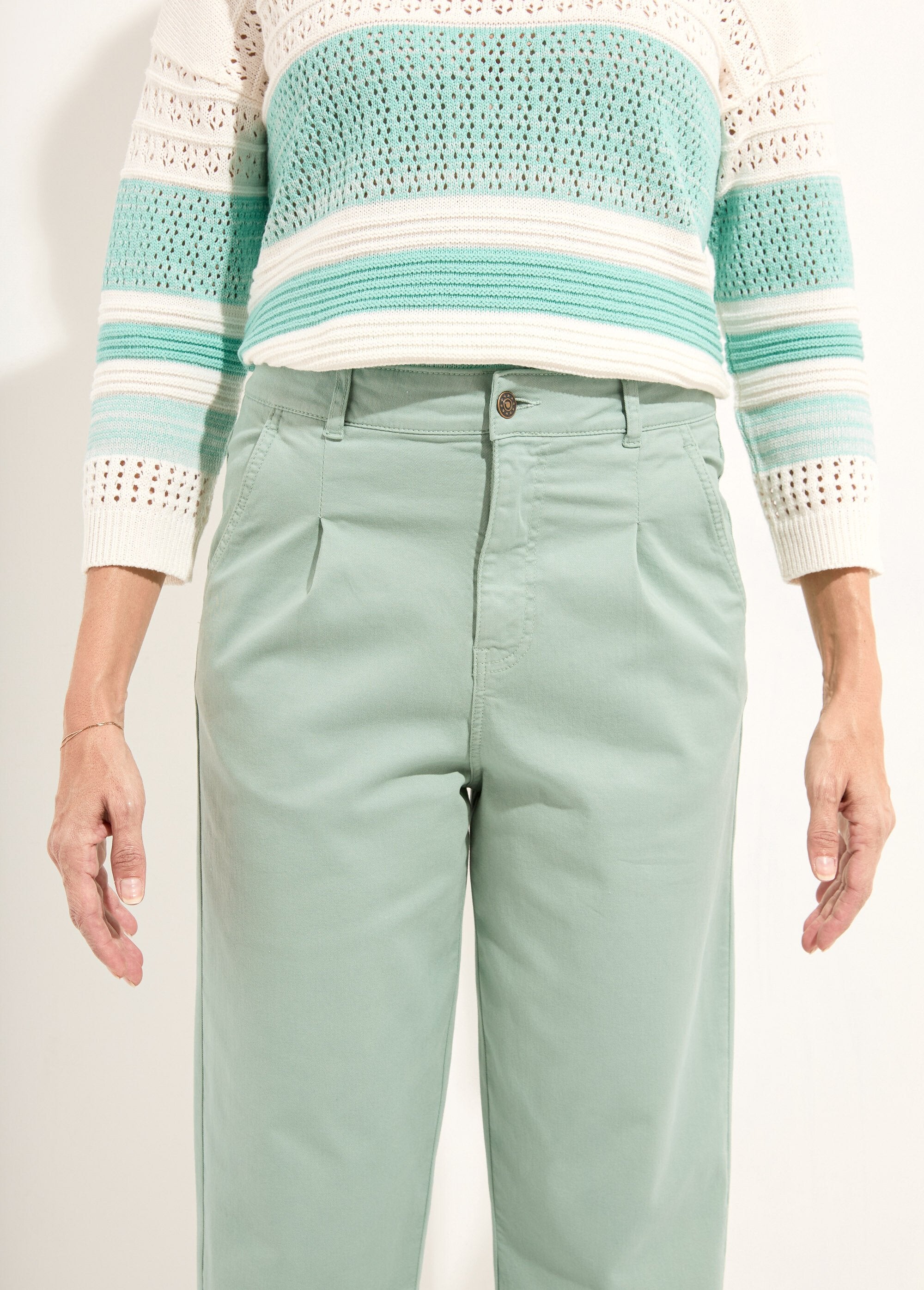 Jeans_elasticizzati_a_vita_alta_taglio_carota_colorato_Vert_kaki_DE1_slim