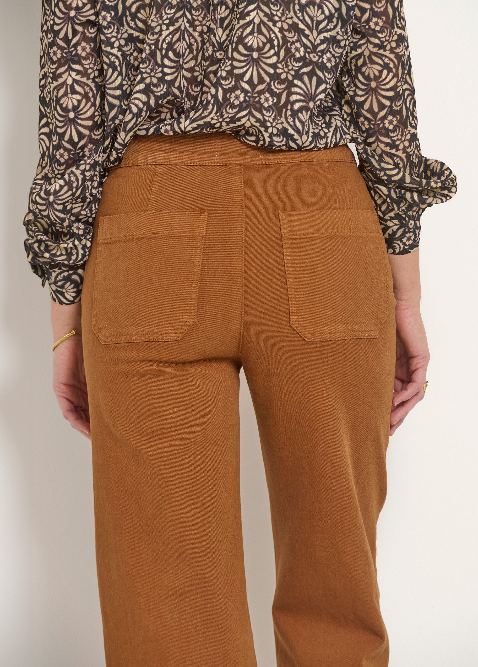 Jeans_flare_elasticizzati_con_vita_a_ponte_Camel_DE2_slim