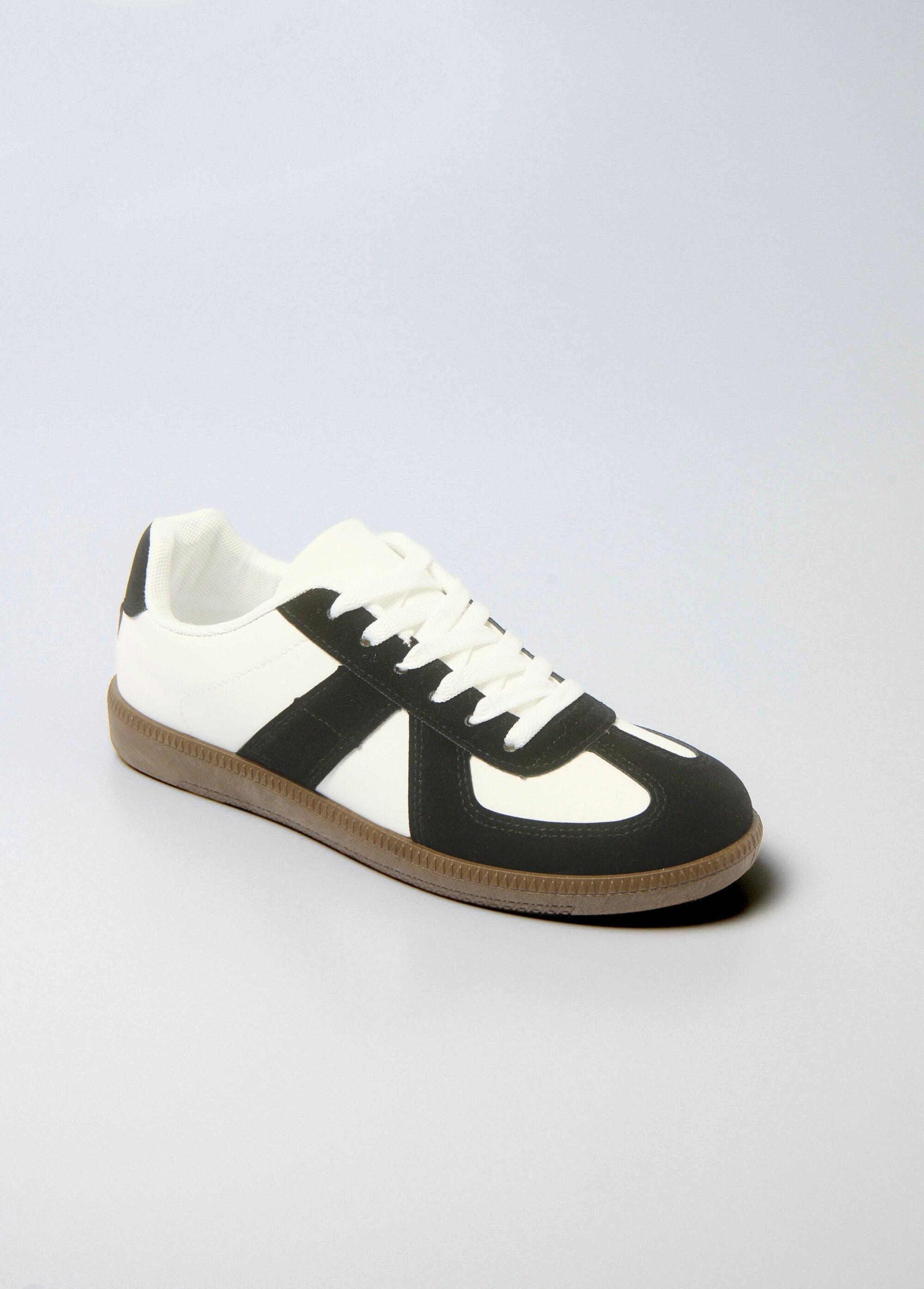 Scarpe_da_ginnastica_bicolore_con_dettagli_in_pelle_scamosciata_Blanc_et_noir_FA1_slim