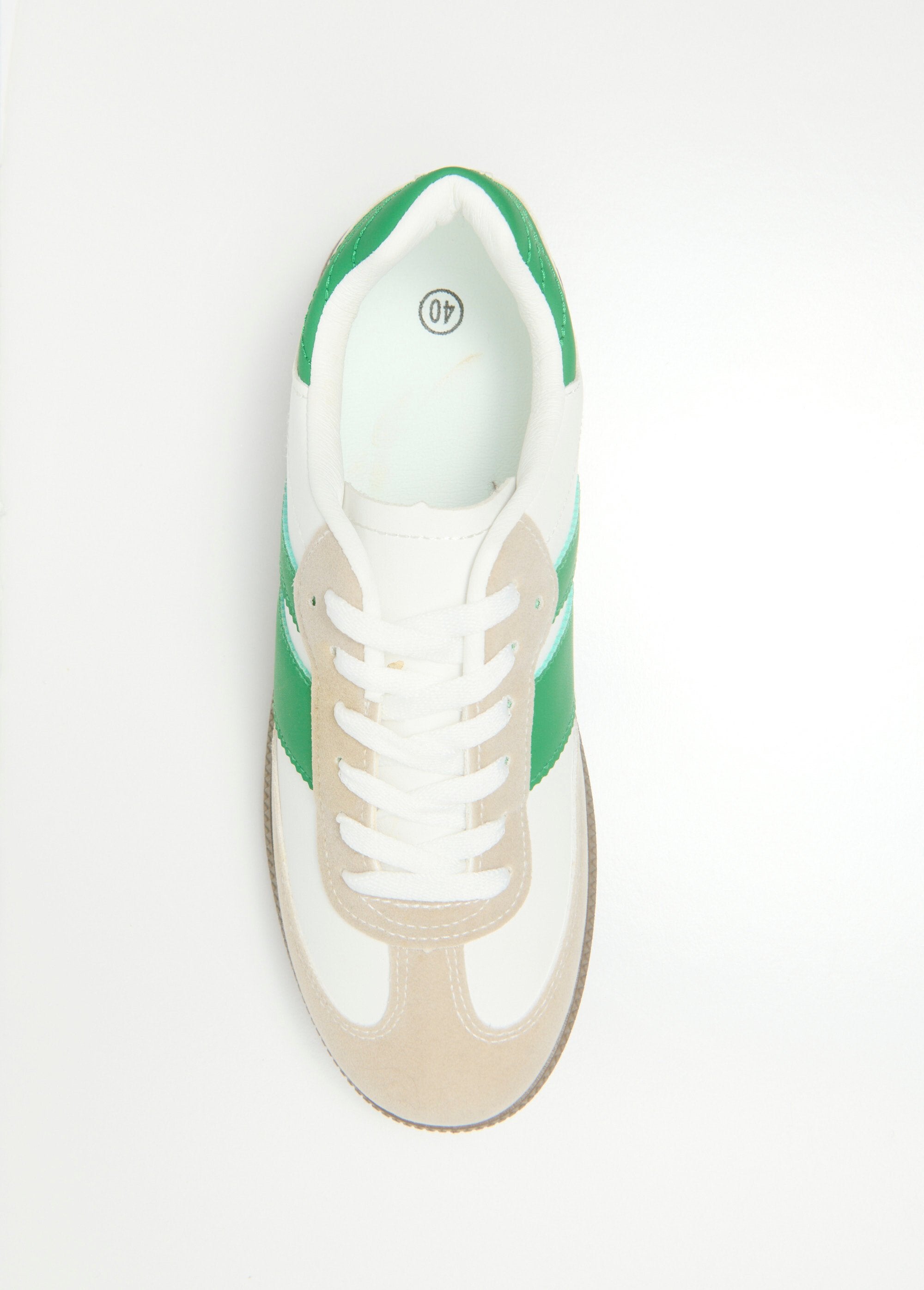 Scarpe_da_ginnastica_rétro_con_dettagli_a_contrasto_Vert_OV1_slim