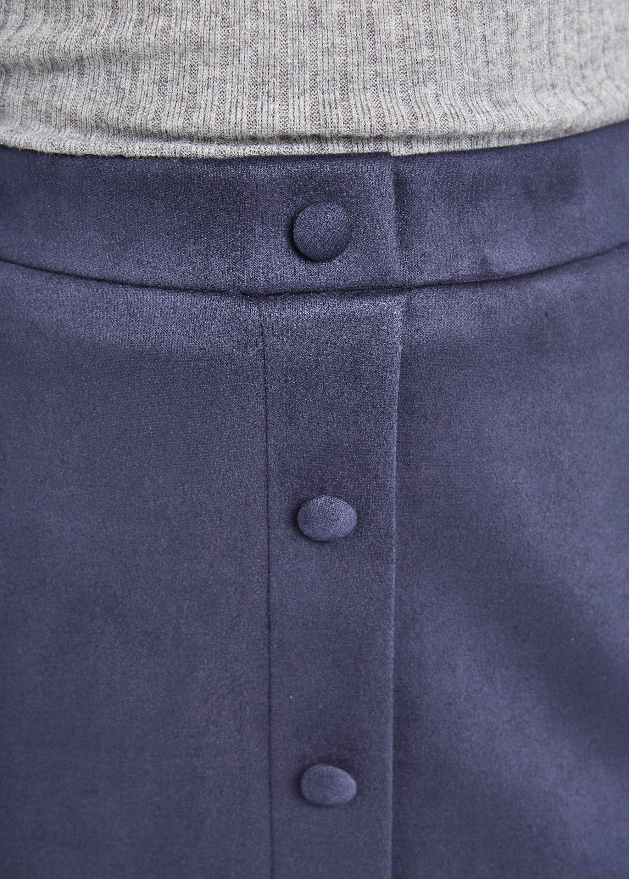 Gonna_corta_e_dritta_in_pelle_scamosciata_con_effetto_abbottonato_Marine_DE1_slim