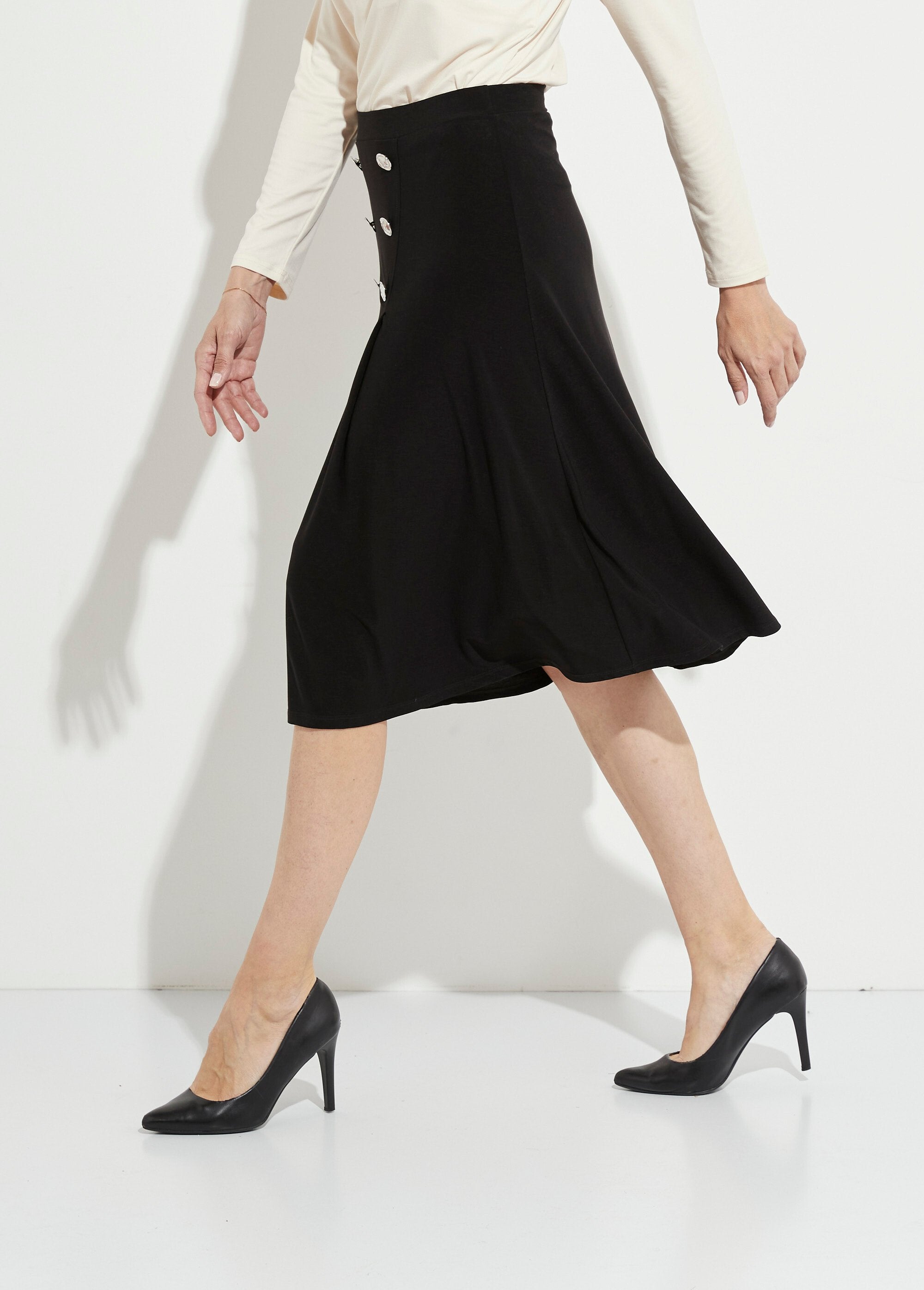Gonna_svasata_di_media_lunghezza_in_maglia_liscia_con_ponte_Nero_DR1_slim