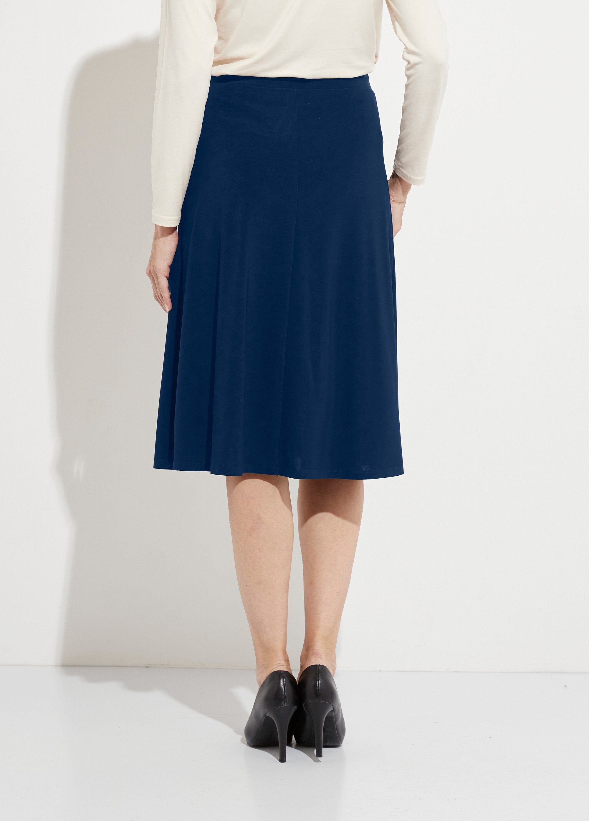 Gonna_svasata_di_media_lunghezza_in_maglia_liscia_con_ponte_Marine_DO1_slim