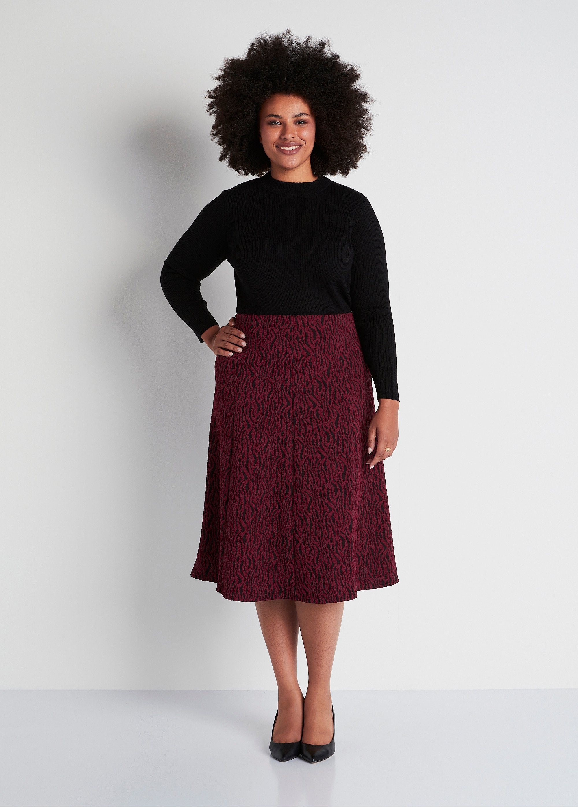 Gonna_lunga_svasata_in_maglia_jacquard_Zebra_bordeaux_SF1_curvy