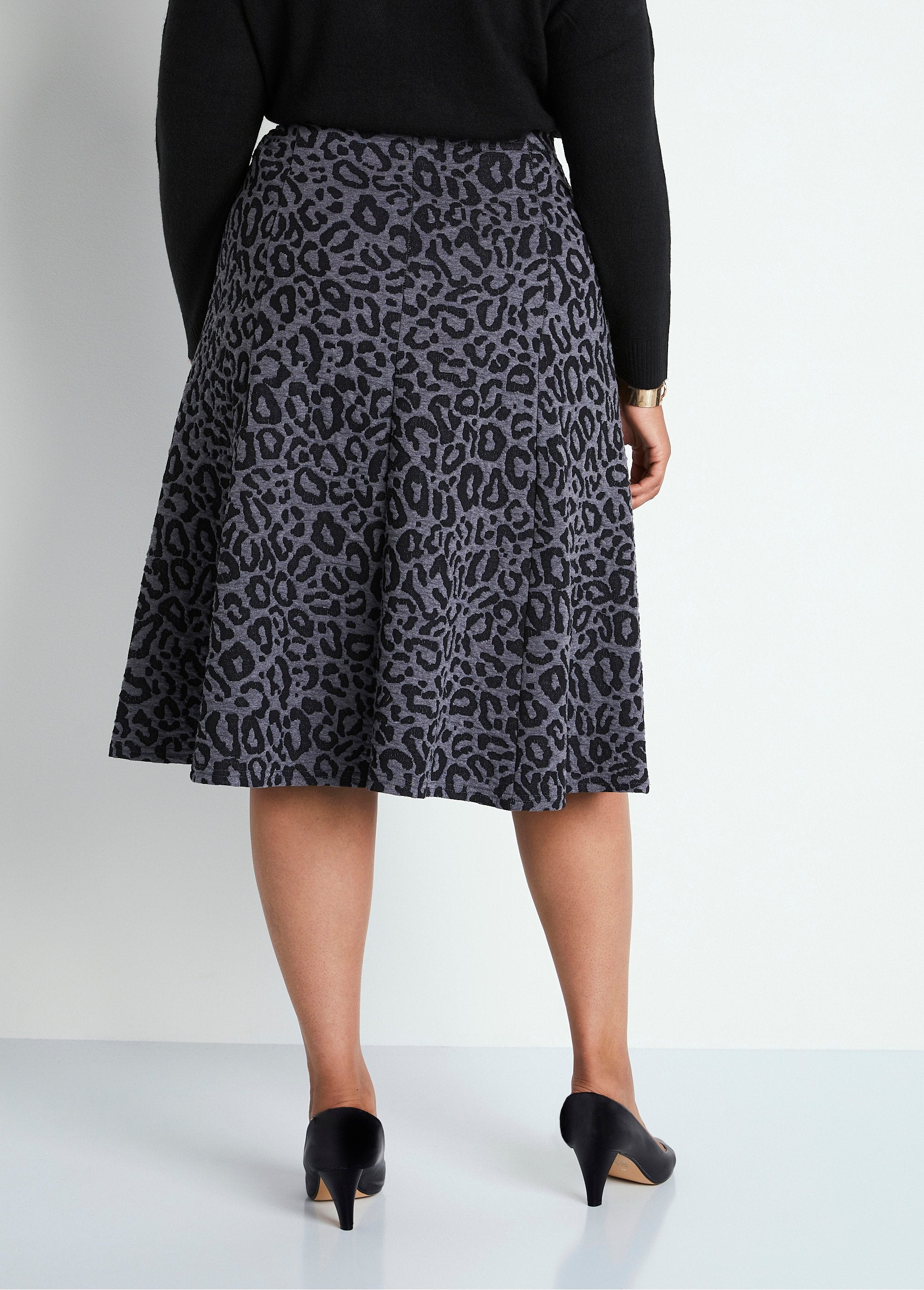 Gonna_lunga_svasata_in_maglia_jacquard_Grigio_leopardo_DO1_curvy