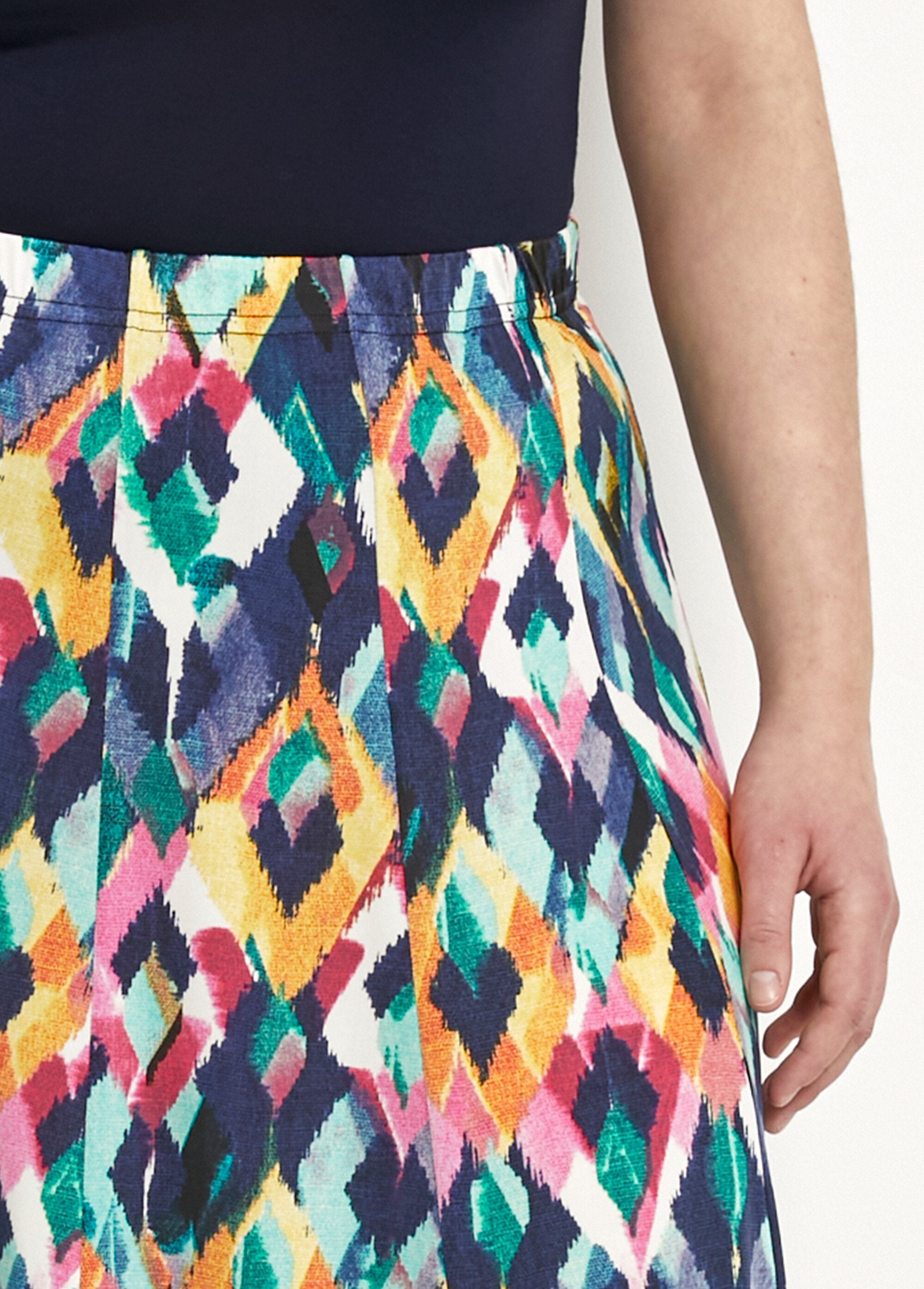 Gonna_svasata_stampata_di_media_lunghezza_Multicolore_DE1_curvy