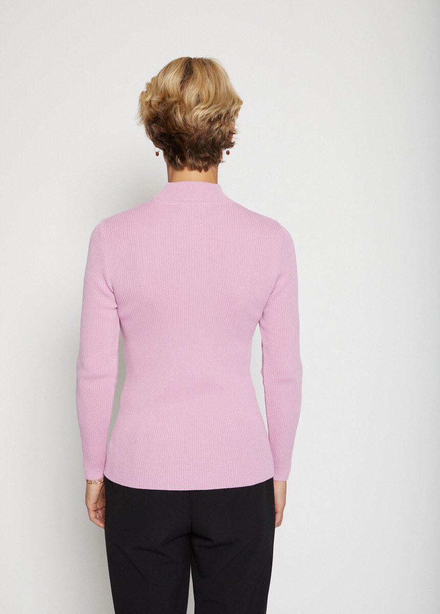 Maglia_a_collo_alto_in_lana_merino_Rosa_cipria_DO1_slim