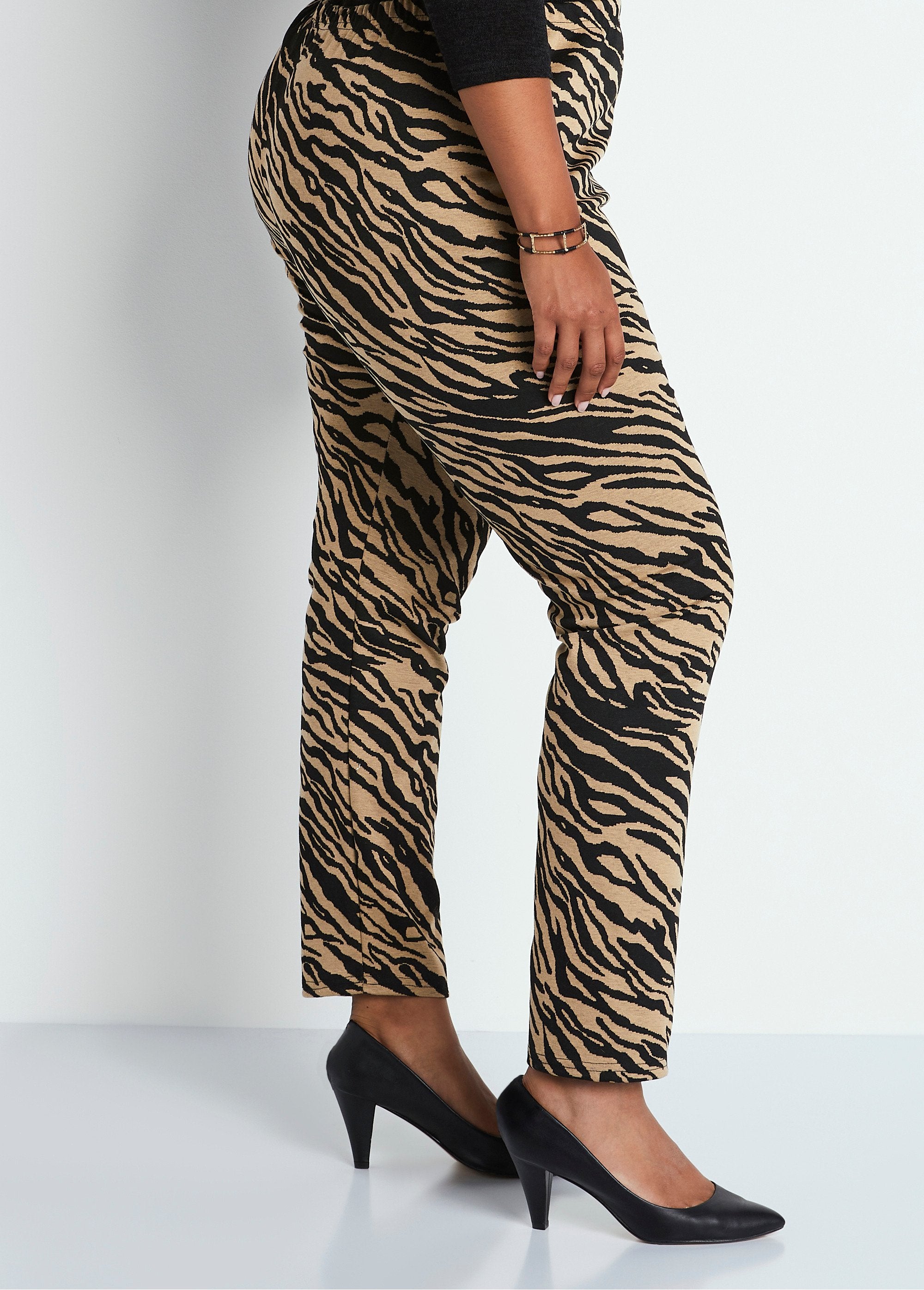 Legging_in_jacquard_con_vita_elasticizzata_Cammello_zebrato_DR1_curvy