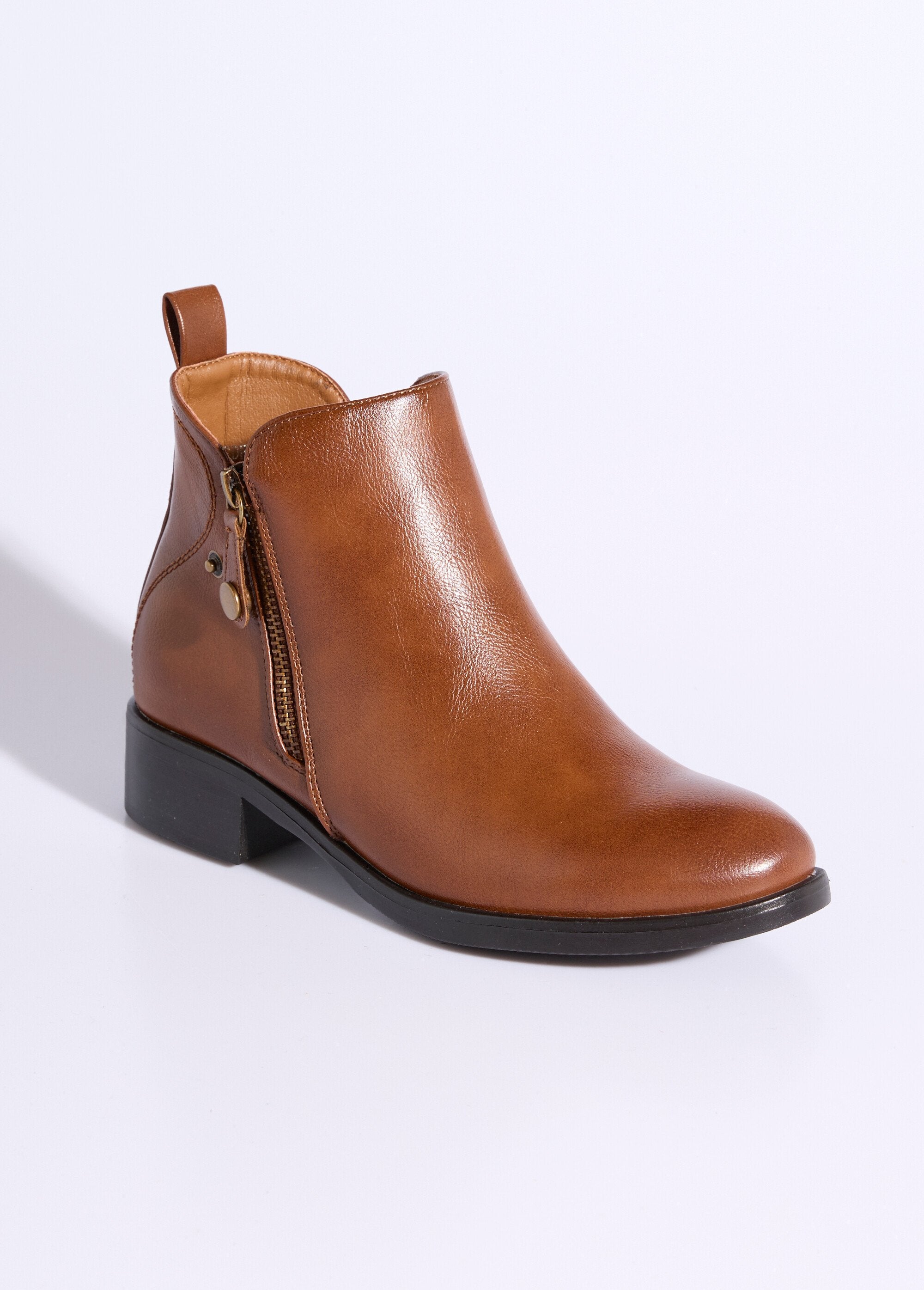 Stivali_bassi_con_tacco_largo_e_zip_decorativa_Camel_FA1_slim