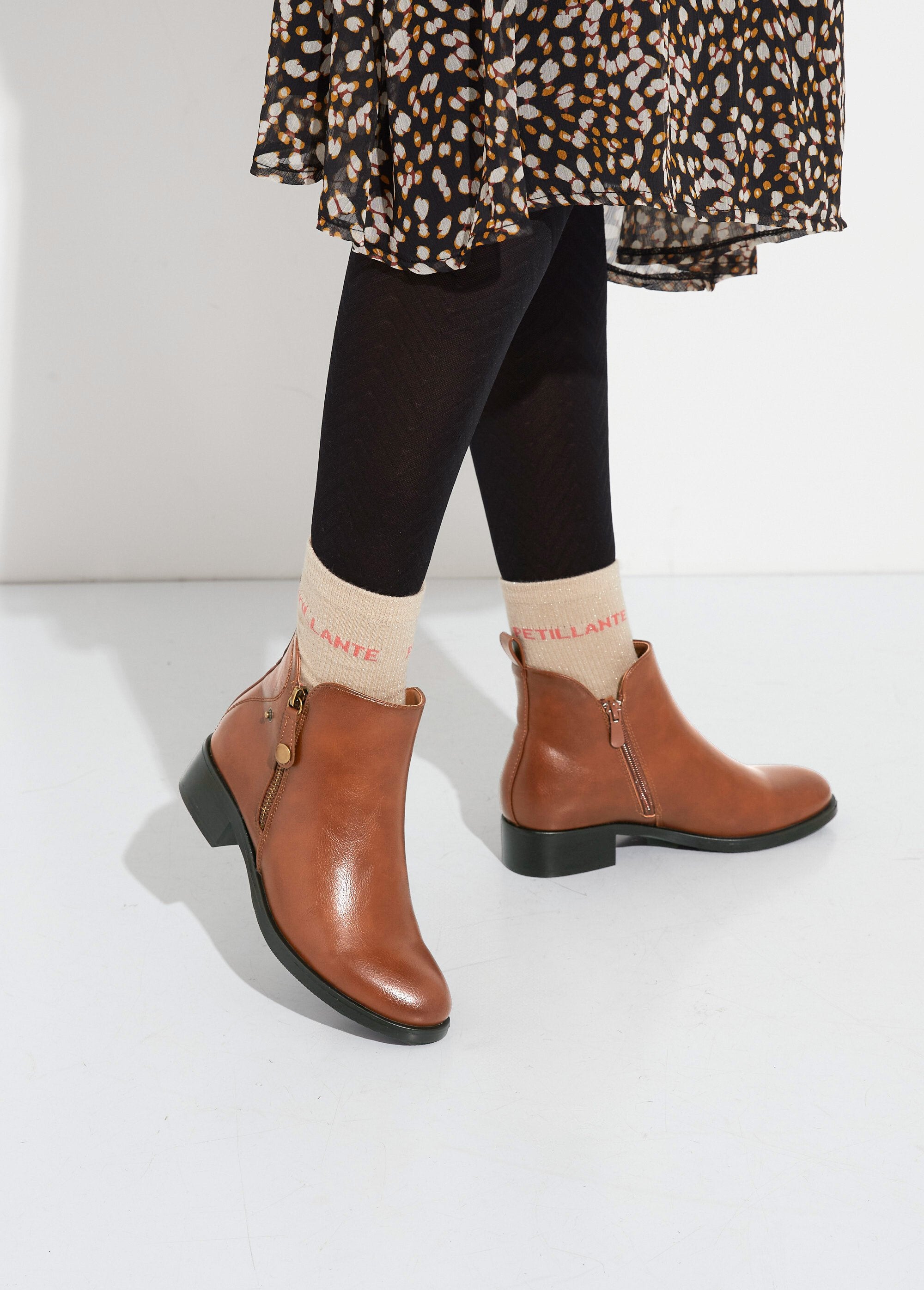 Stivali_bassi_con_tacco_largo_e_zip_decorativa_Camel_SF1_slim