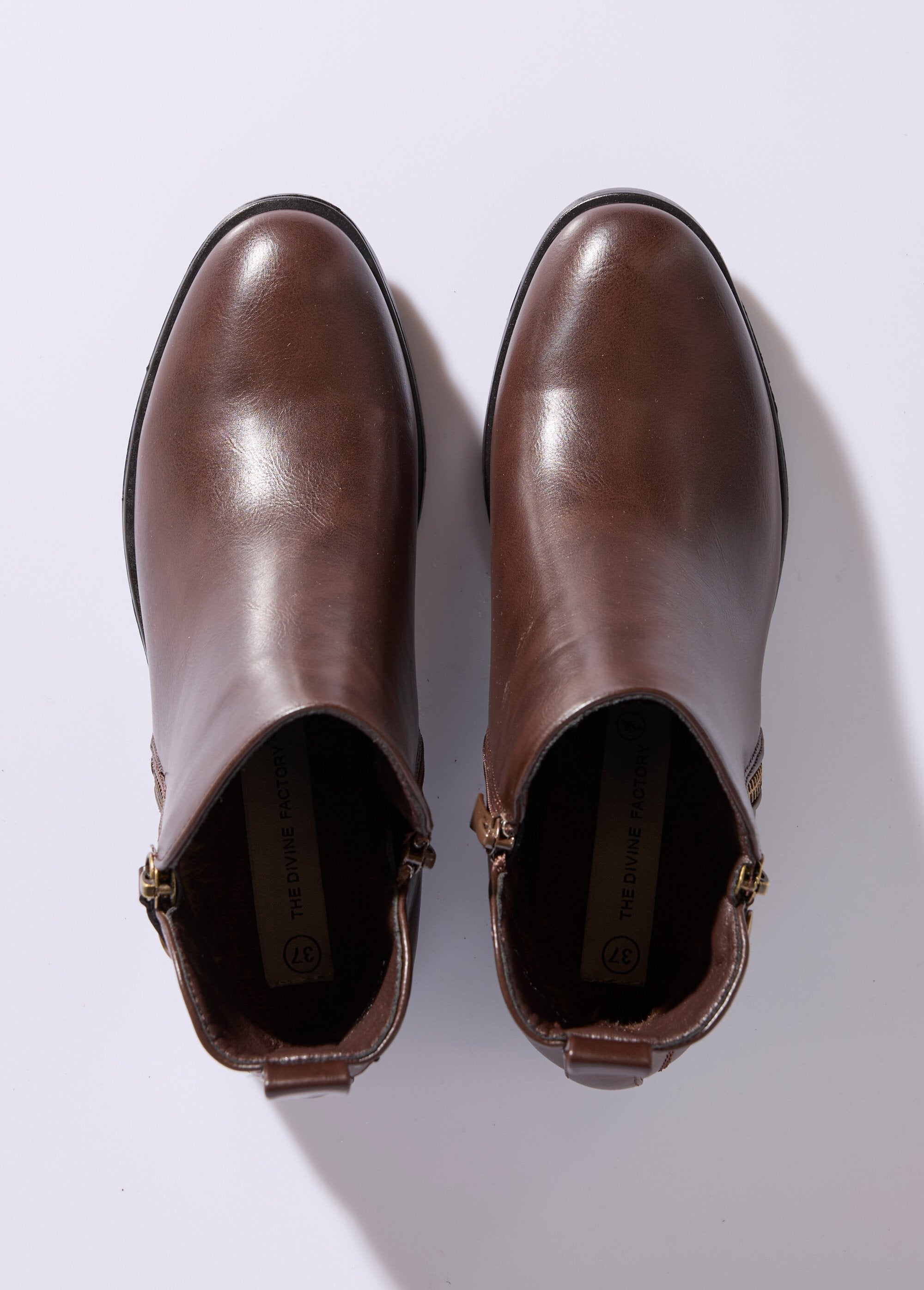 Stivali_bassi_con_tacco_largo_e_zip_decorativa_Marron_OV1_slim