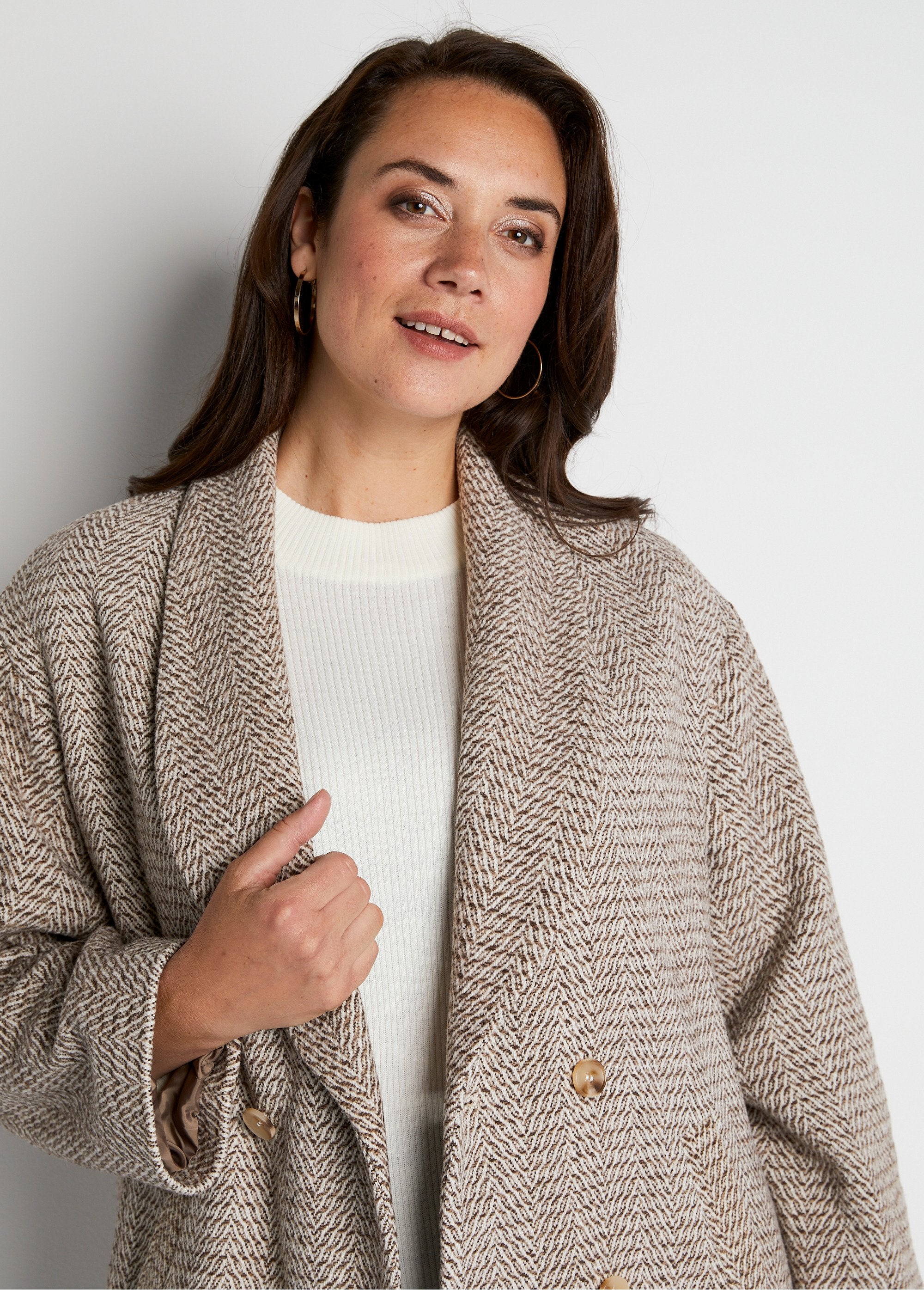 Cappotto_a_spina_di_pesce_di_media_lunghezza_Beige_DE1_curvy