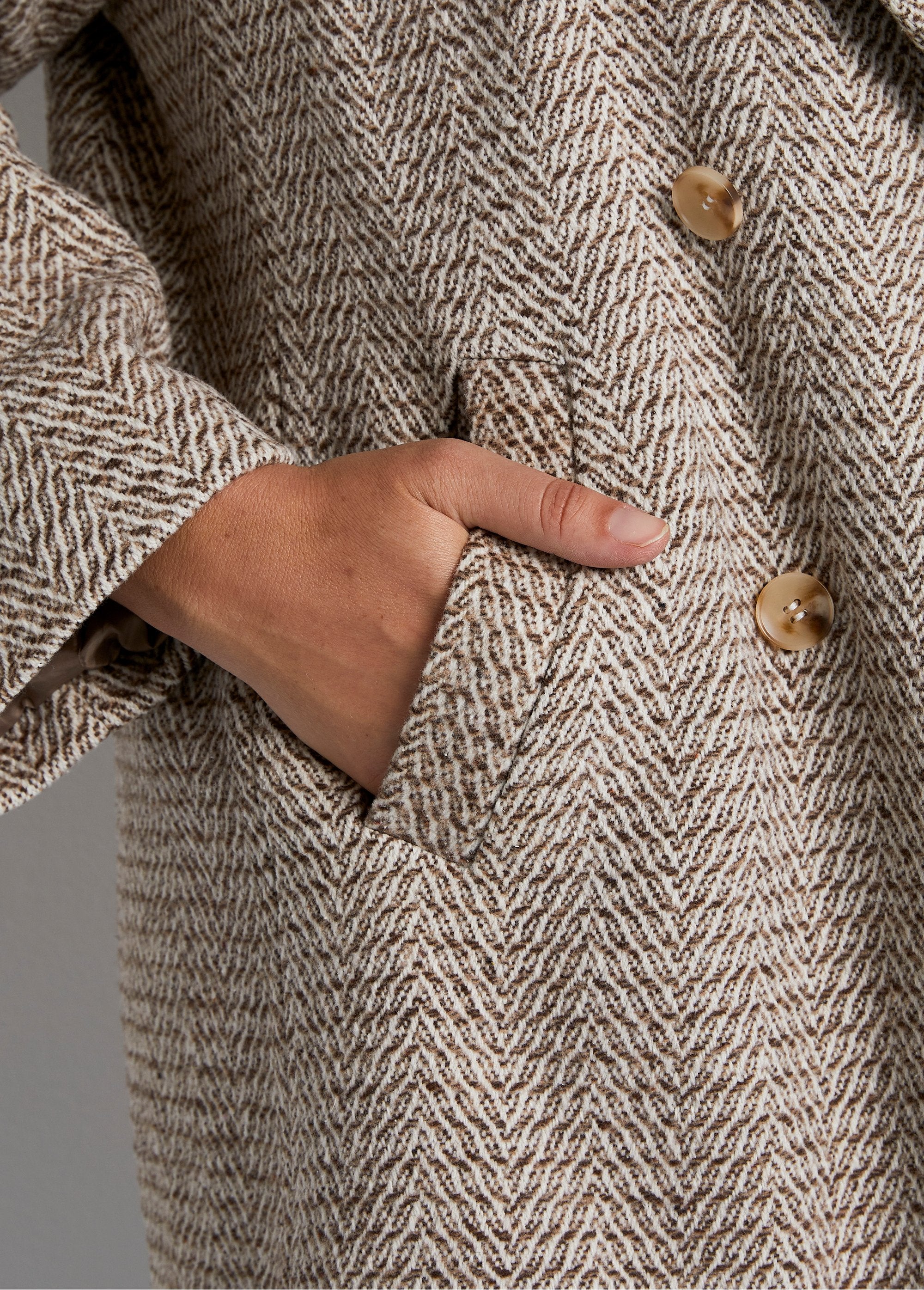 Cappotto_a_spina_di_pesce_di_media_lunghezza_Beige_DE2_curvy