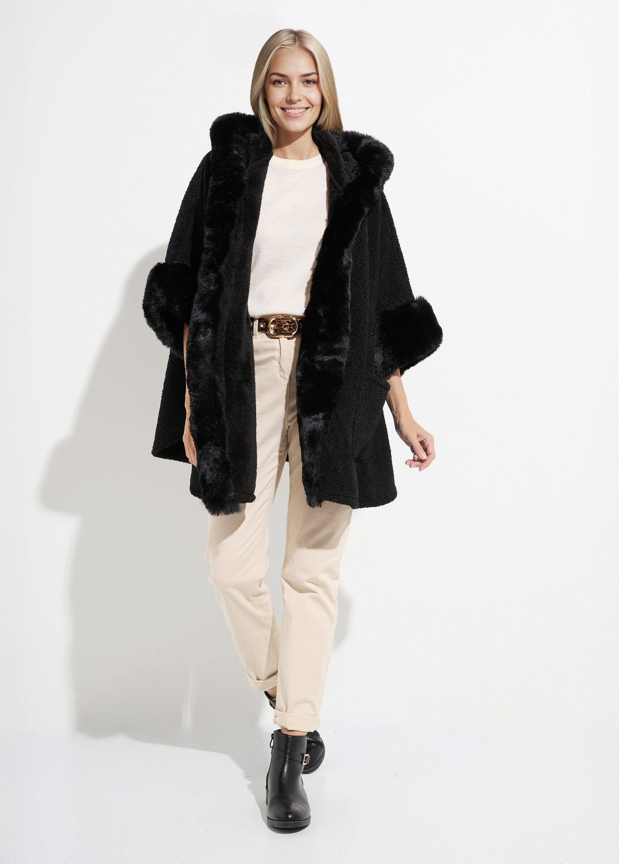 Mantella_in_lana_con_pelliccia_Noir_SF1_slim