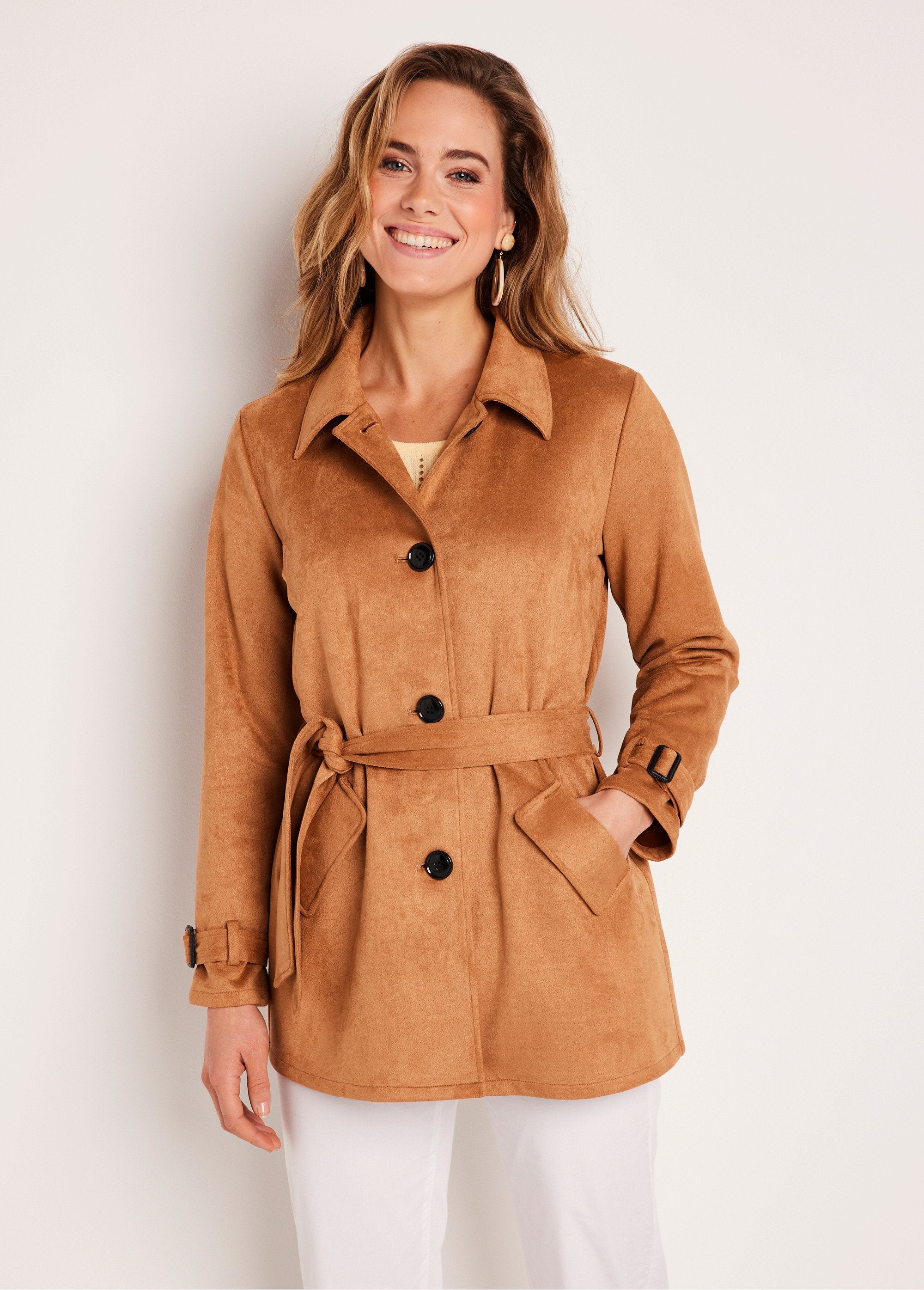 Cappotto_corto_in_pelle_scamosciata_Beige_FA2_slim